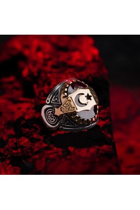 QubbeSilver Ay Yıldız İşlemeli Kırmızı Zirkon Taşlı 925 Ayar Gümüş Erkek Yüzük