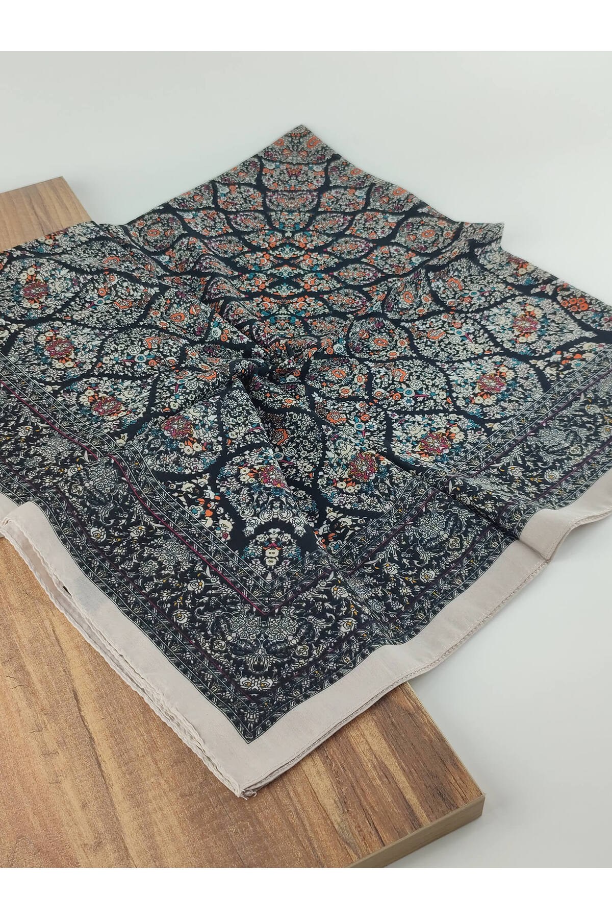 Desenli Dijital Elegance Pamuklu Eşarp Yazma SNM1047-13