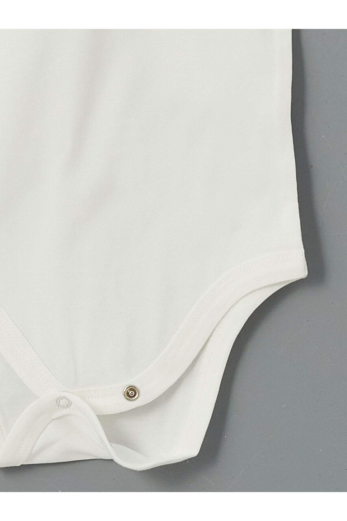 LC Waikiki Elsiva Collection Ekru Çiçekli Kız Bebek Çıtçıtlı Body ve Şort 2'li fotoğrafı 6 (önizleme)