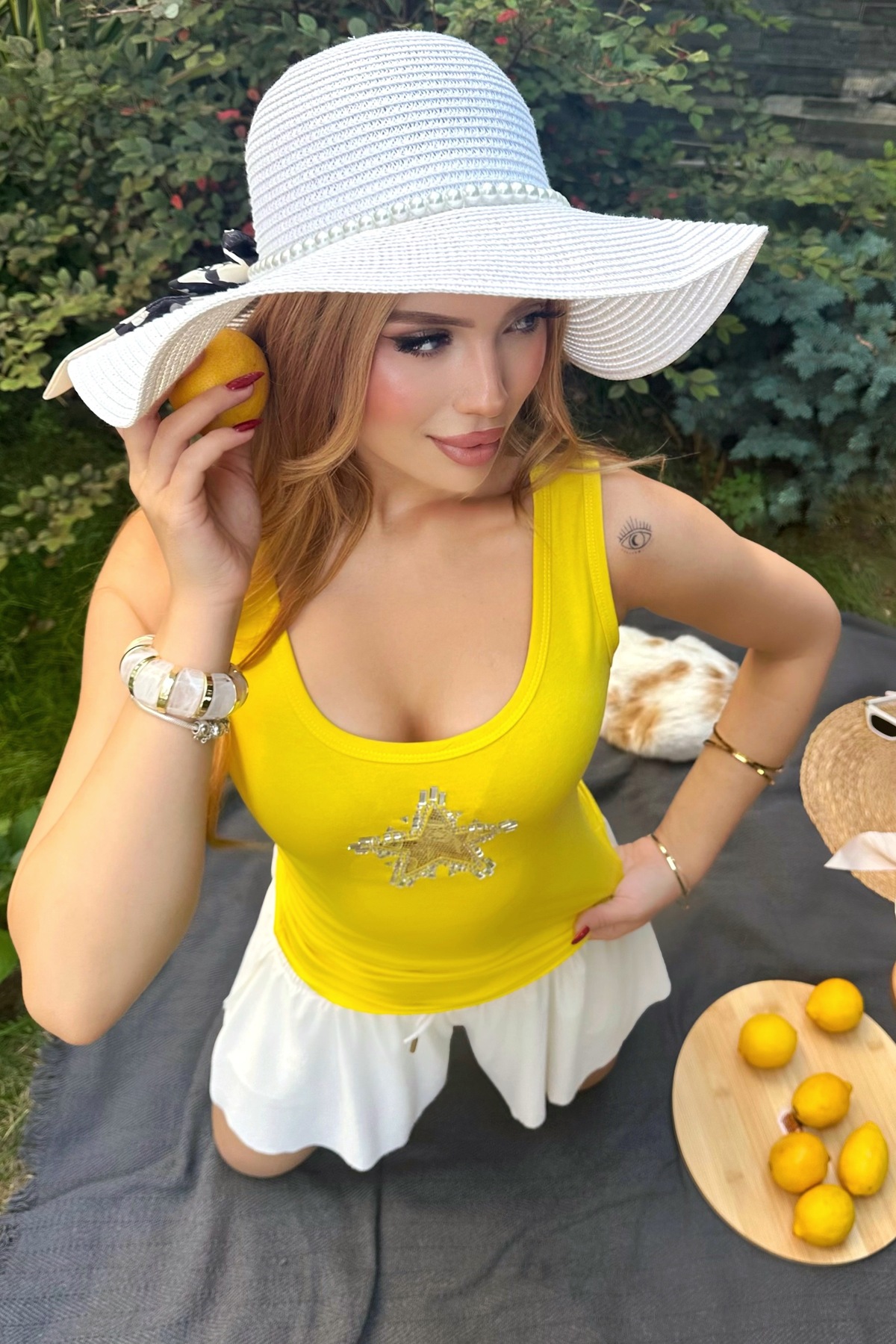 Star Laser Cut Crystal Rhinestone Thick Strap Yellow T-Shirt Cotton Women's Singlet Body