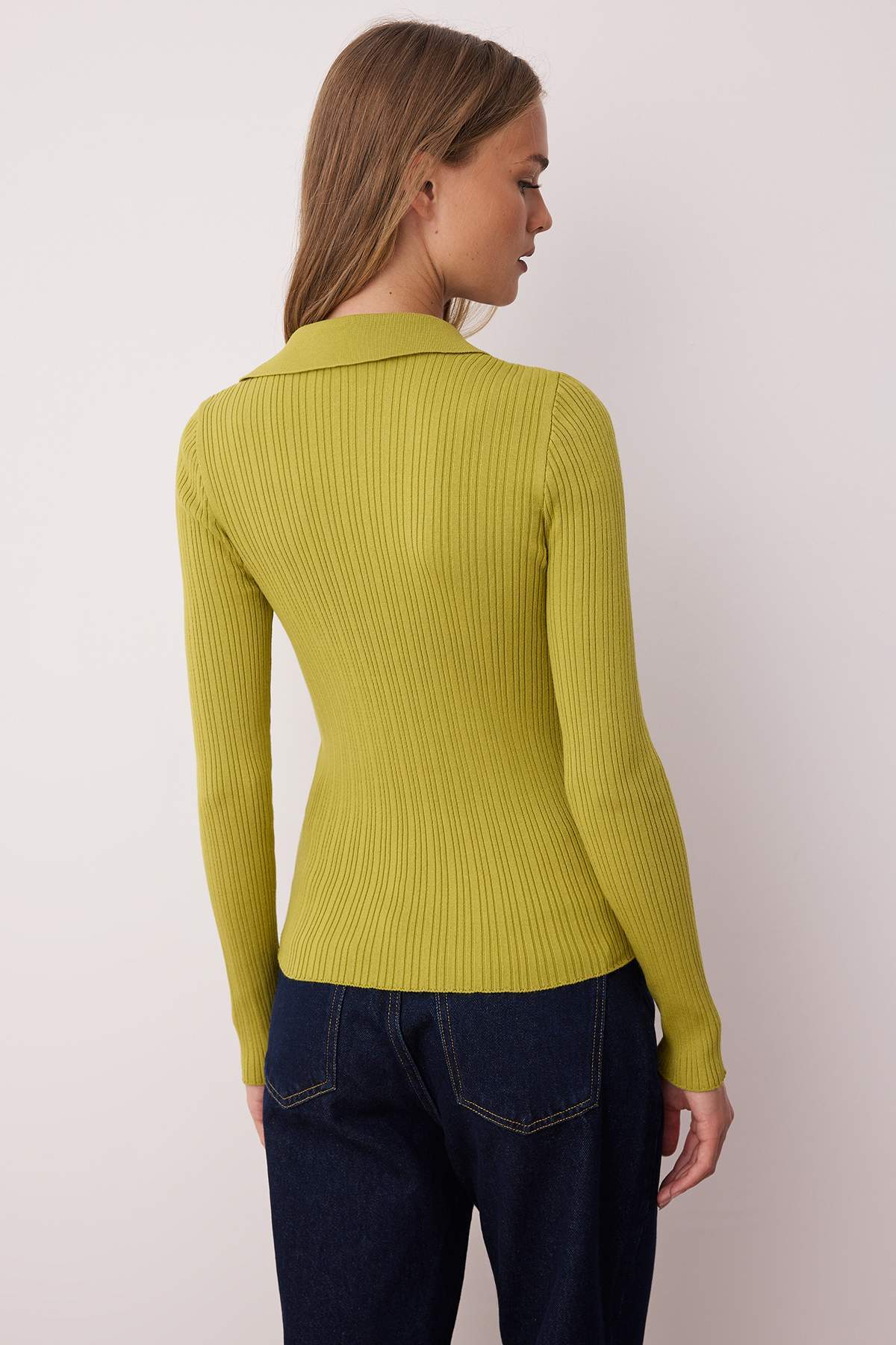 Trendyolmilla  Wardrobe Essentials Yağ Yeşili Fitted/Vücuda Oturan Merserize Görünümlü Triko Hırka TWOAW26HI00113 - Görsel 4