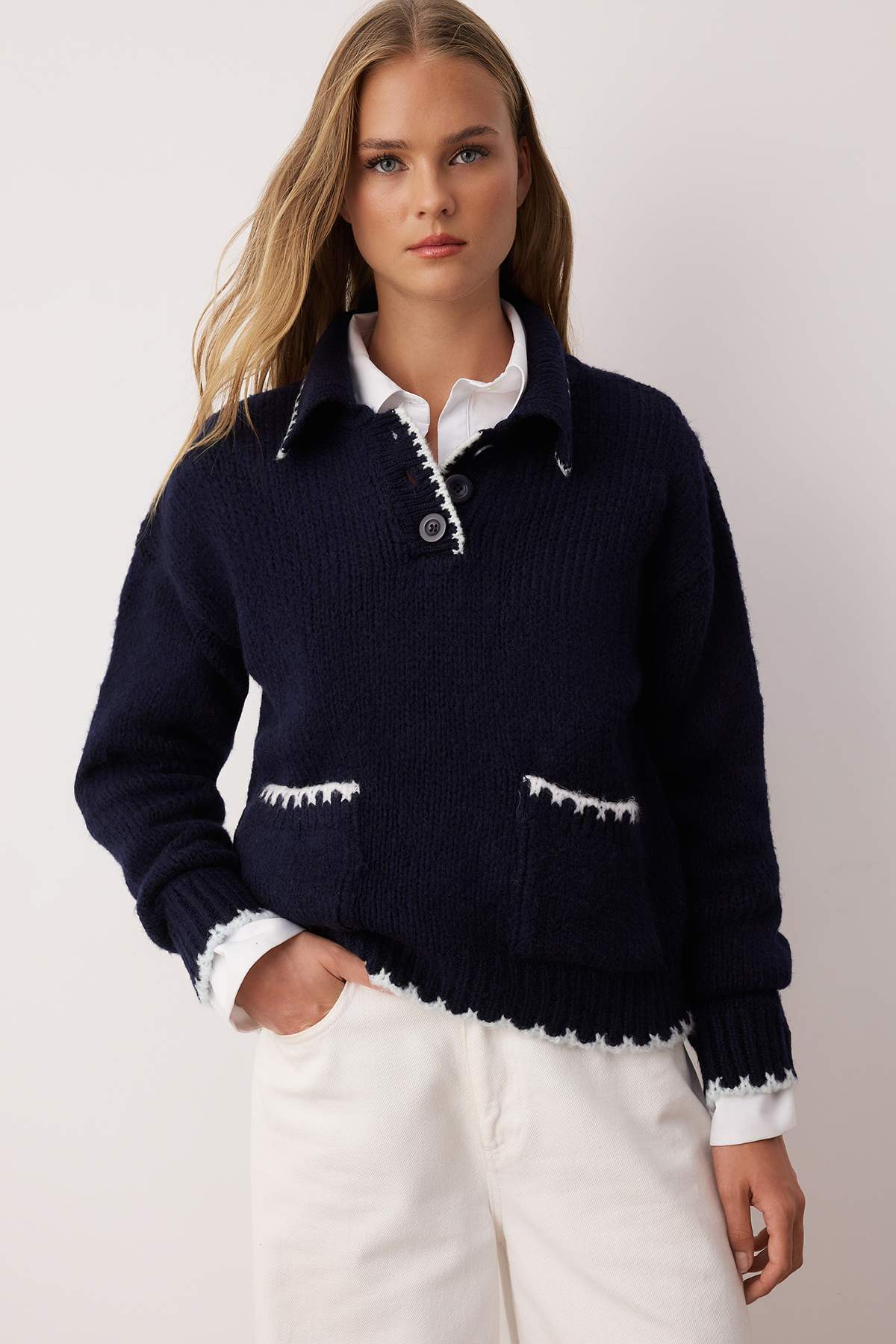 Trendyolmilla  Lacivert Yumuşak Dokulu Geniş Kalıp Triko Kazak TWOAW26KZ00134 - Görsel 2