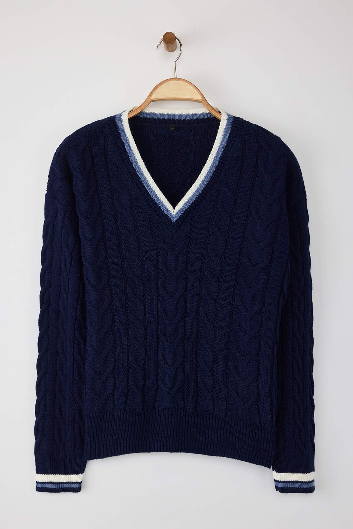 Trendyolmilla  Lacivert Saç Örgülü Kolej Temalı Triko Kazak TWOAW26KZ00153 - Görsel 5