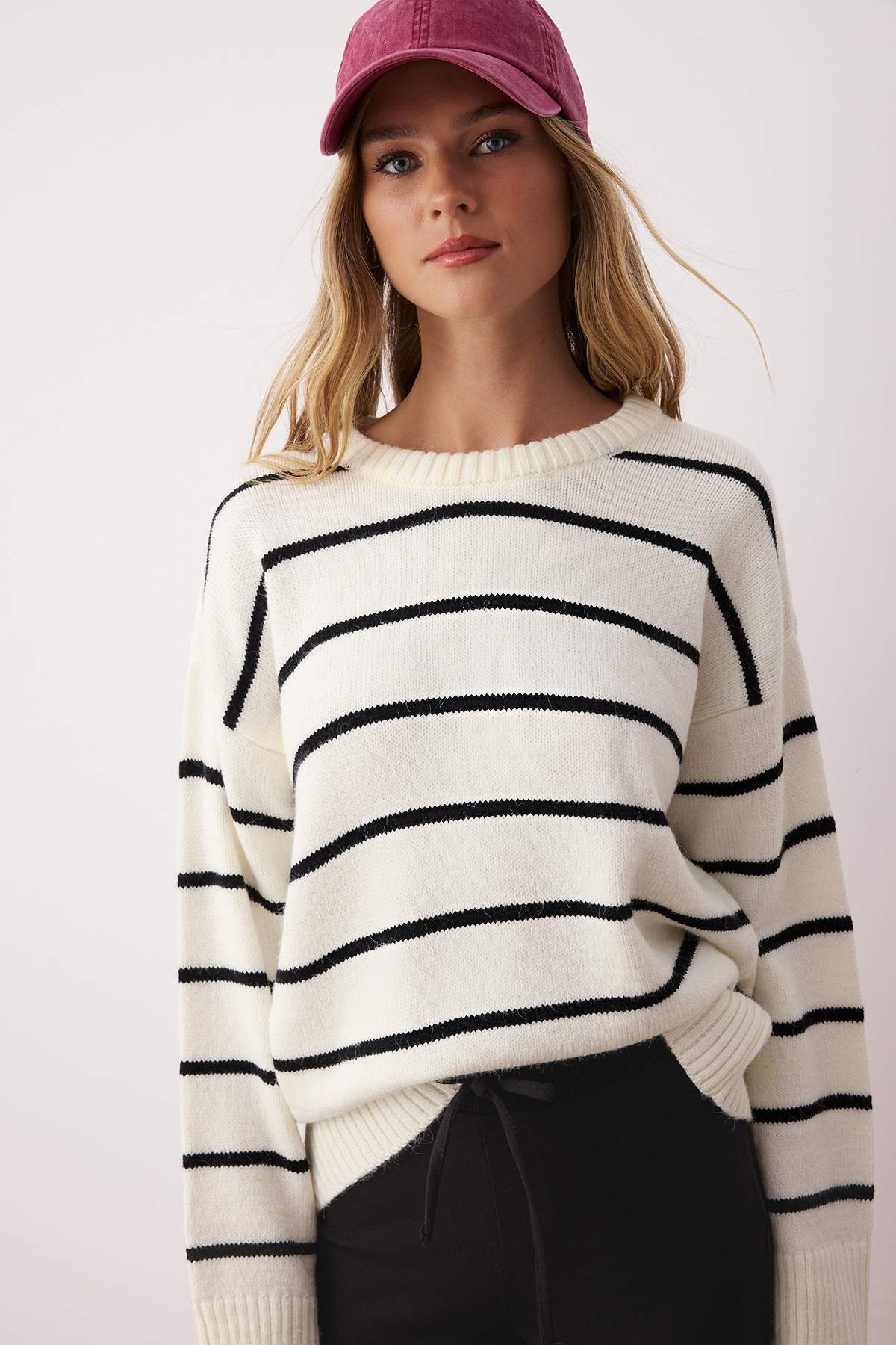 Trendyolmilla  Kemik*001 Çizgili Geniş Kalıp Yumuşak Dokulu Triko Kazak TWOAW25KZ00168