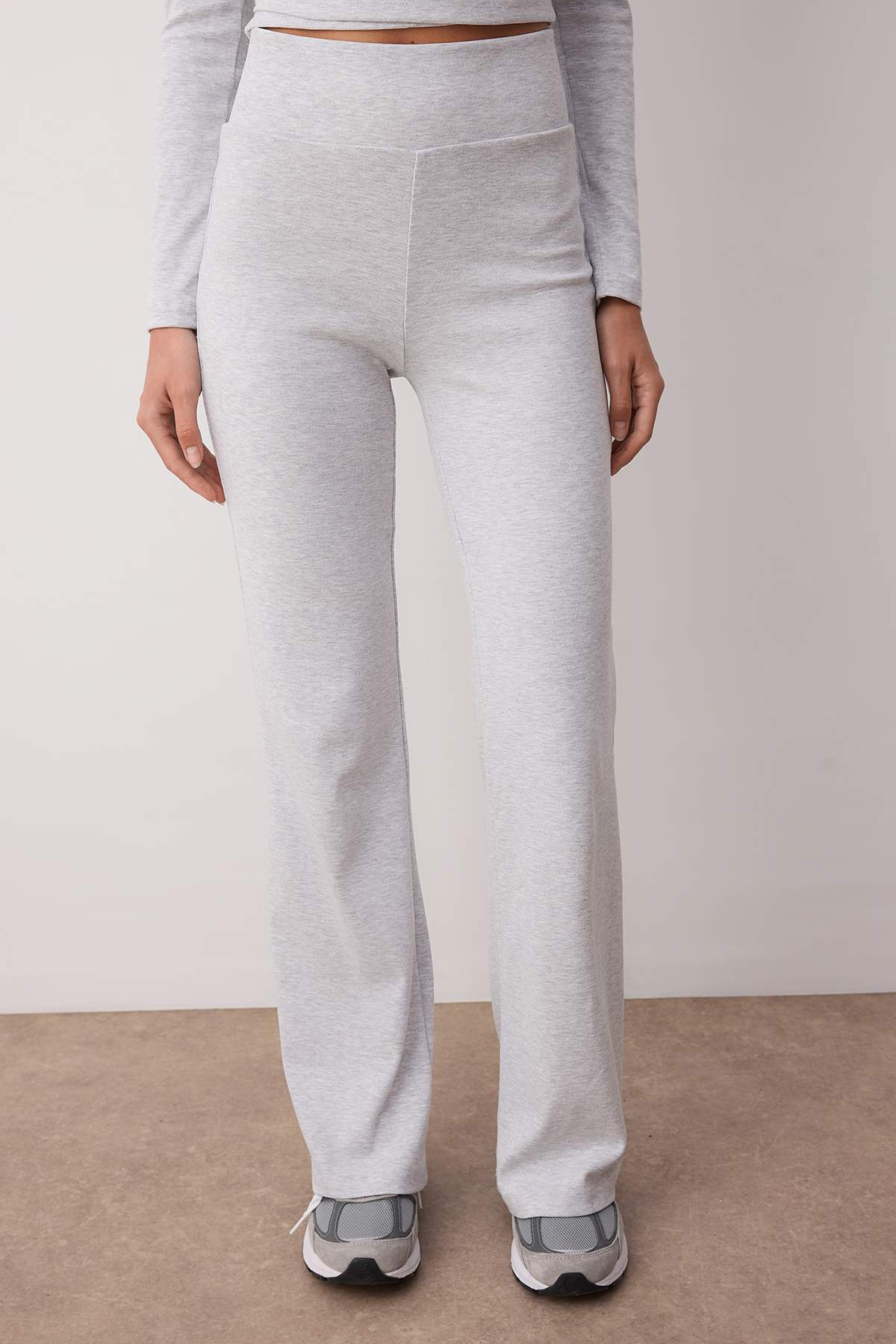 Trendyolmilla  Gri Melanj Kruvaze Kapama Vucüda Oturan Uzun Kollu Esnek Örme Alt-Üst Takım TWOAW26AU00029 - Görsel 3