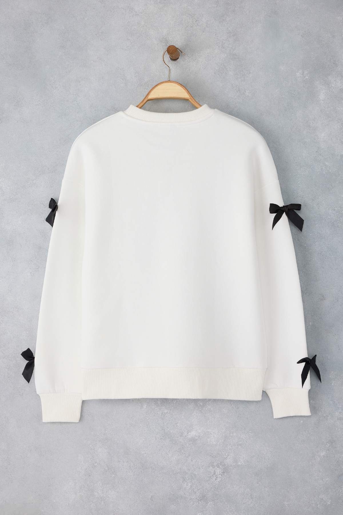 Trendyol Collection-Ecru Ribbon Detail Oversize/Wide Fit Silná pletená mikina Twoaw25Sw00069 7