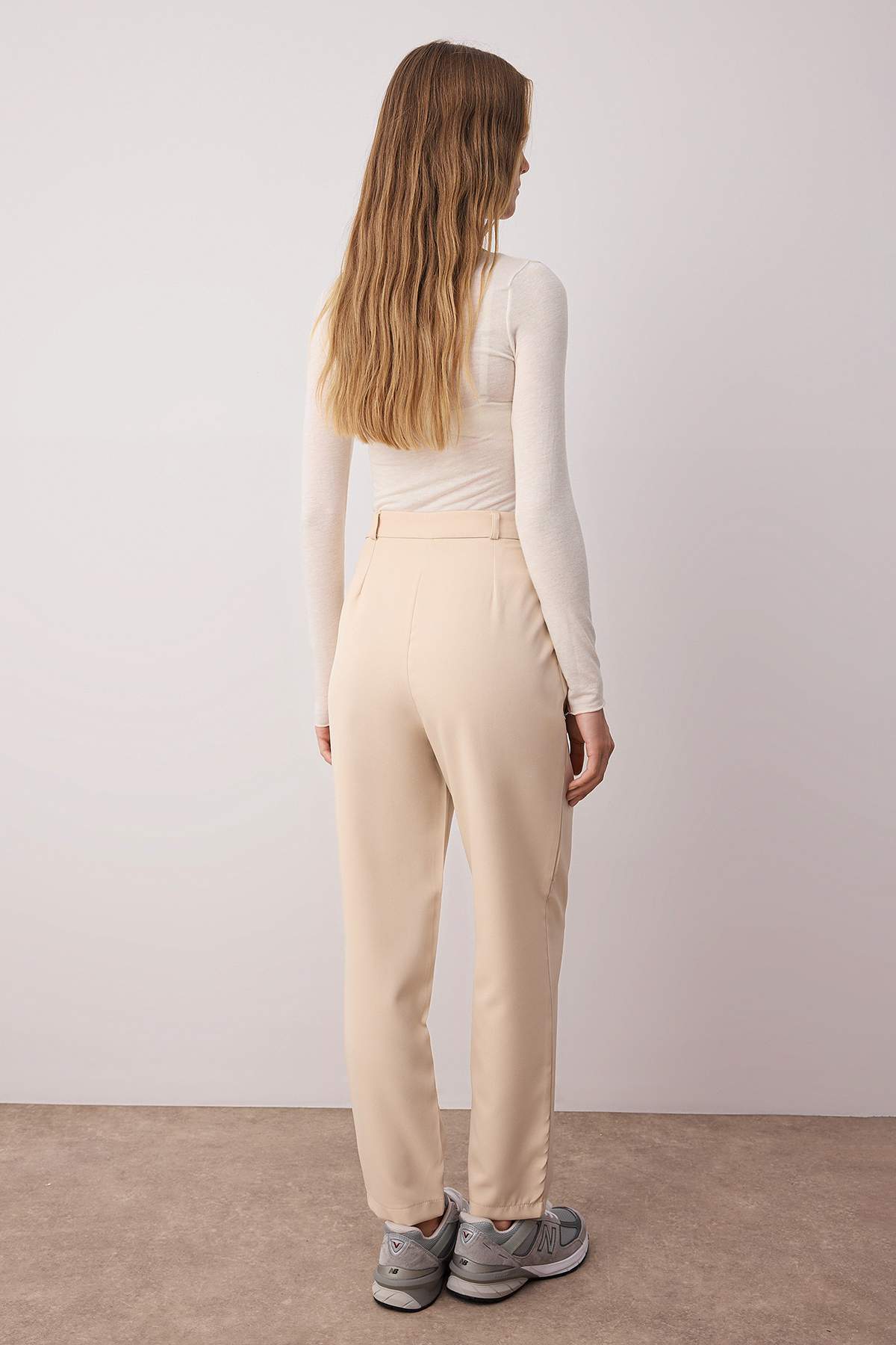 Trendyolmilla  Bej Cigarette Dokuma Kumaş Pantolon TWOAW22PL0363 - Görsel 4