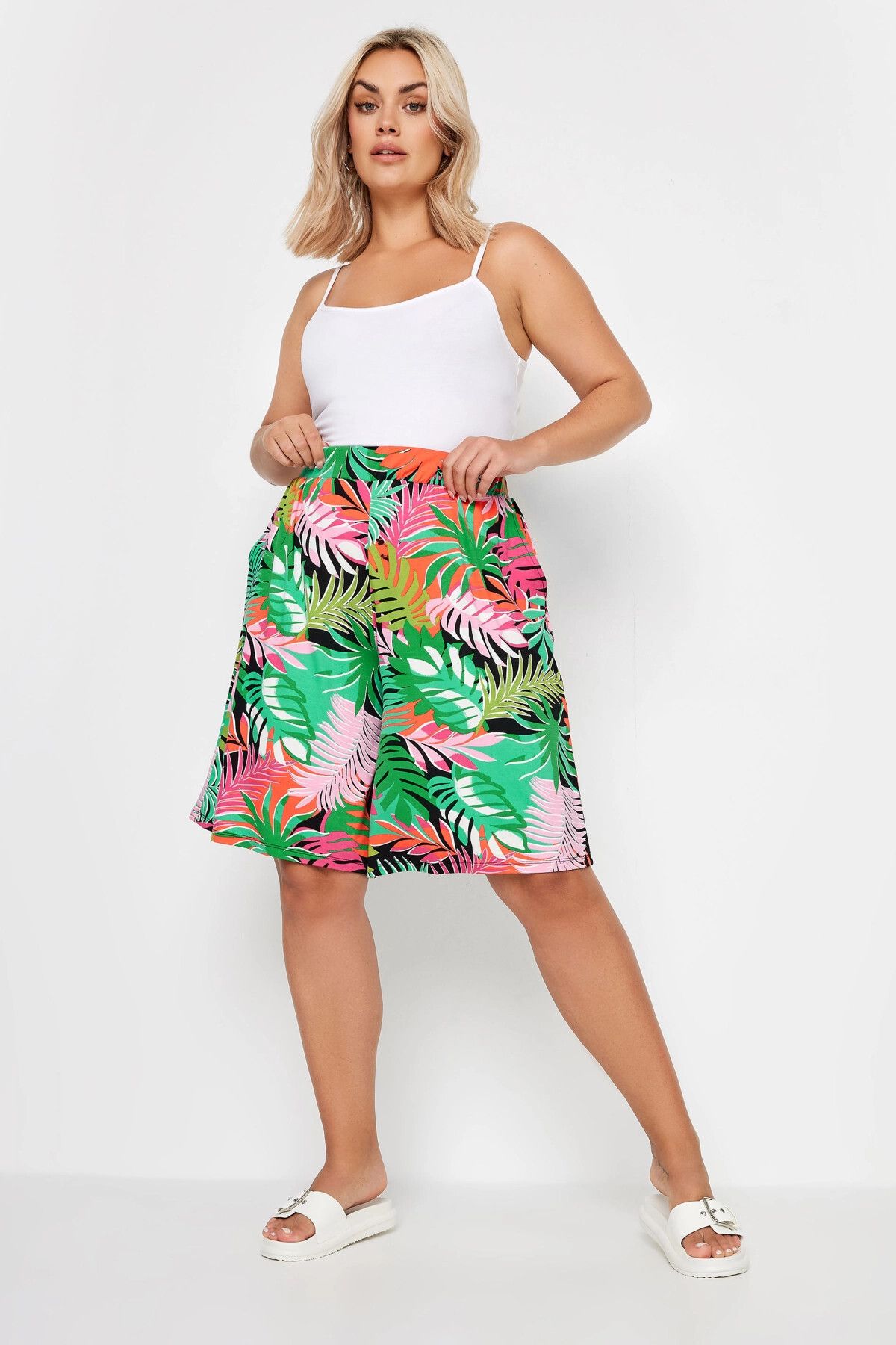 Stil Diva-Large Size Elastic Waisted Patterned Loose Fit Lycra Shorts145100 1