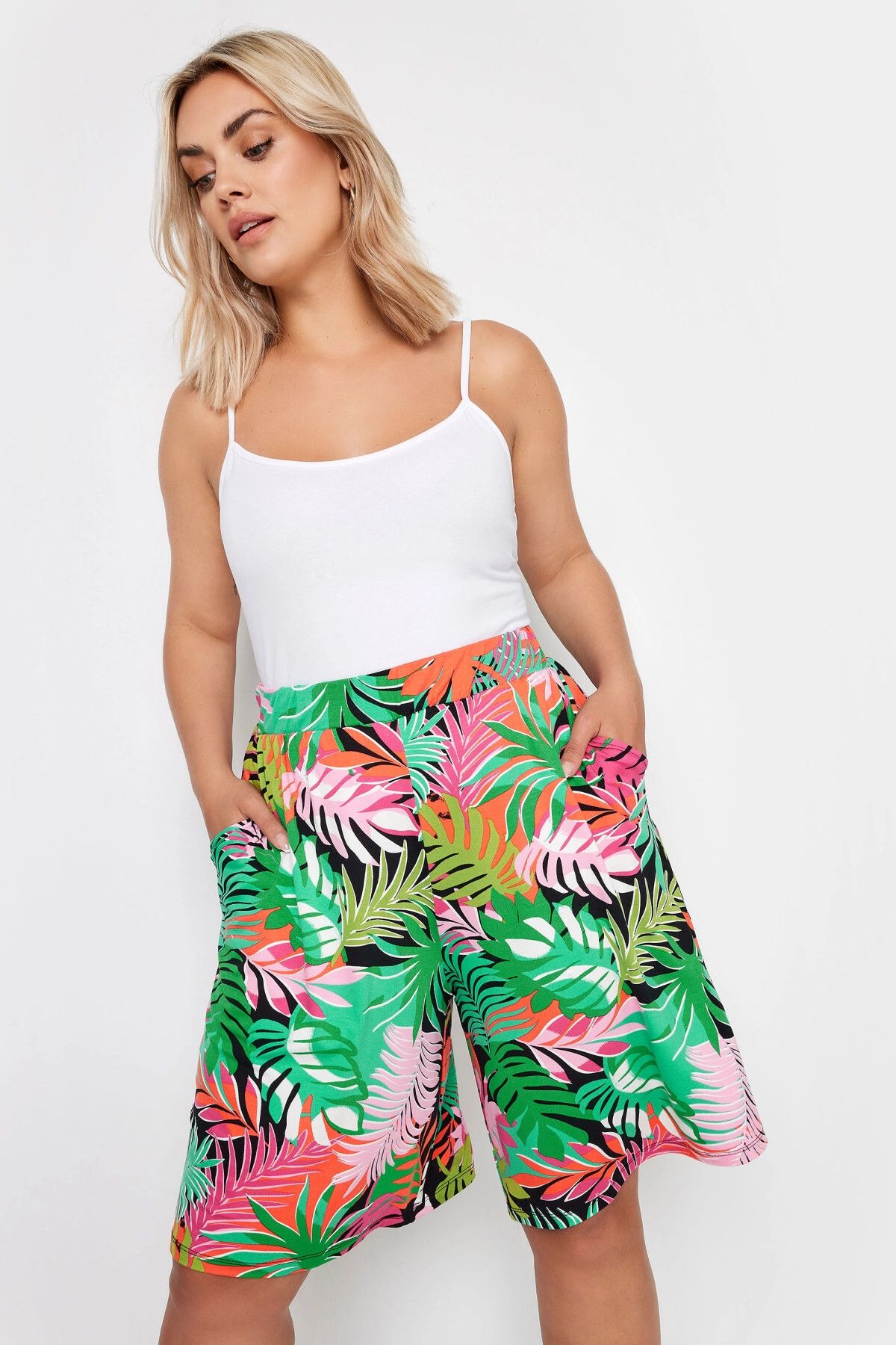 Stil Diva-Large Size Elastic Waisted Patterned Loose Fit Lycra Shorts145100 2