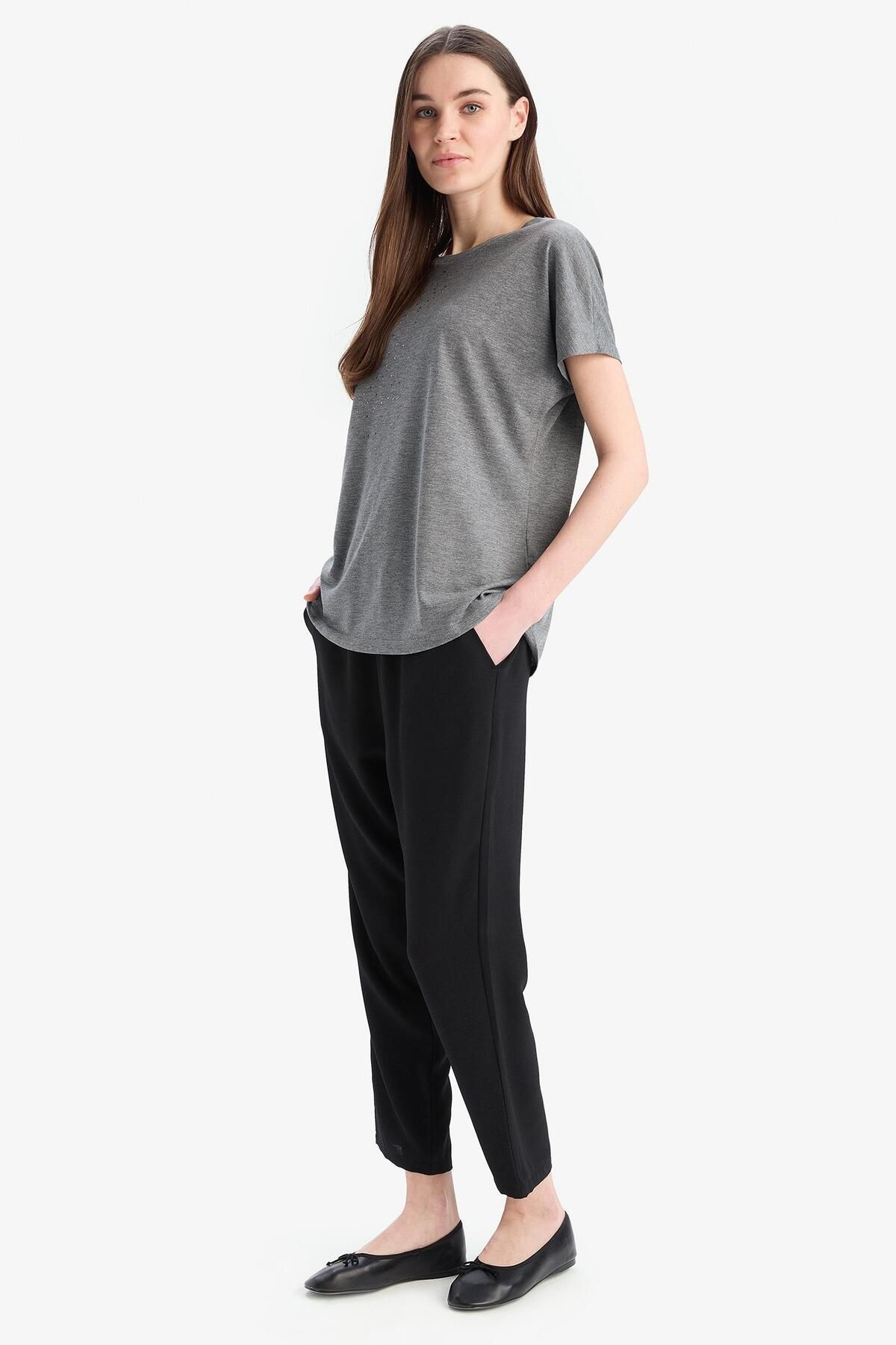 DeFacto-Basic Plain Aerobin-Hose mit gerader Passform und Taschen E6769ax25sp 4
