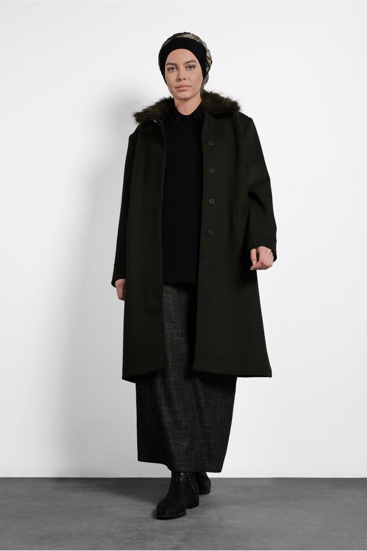 آلوینا پالتوی خزدار یقهدار ۹۰۰۷۰ آلوینا پالتوی خزدار یقهدار ۹۰۰۷۰