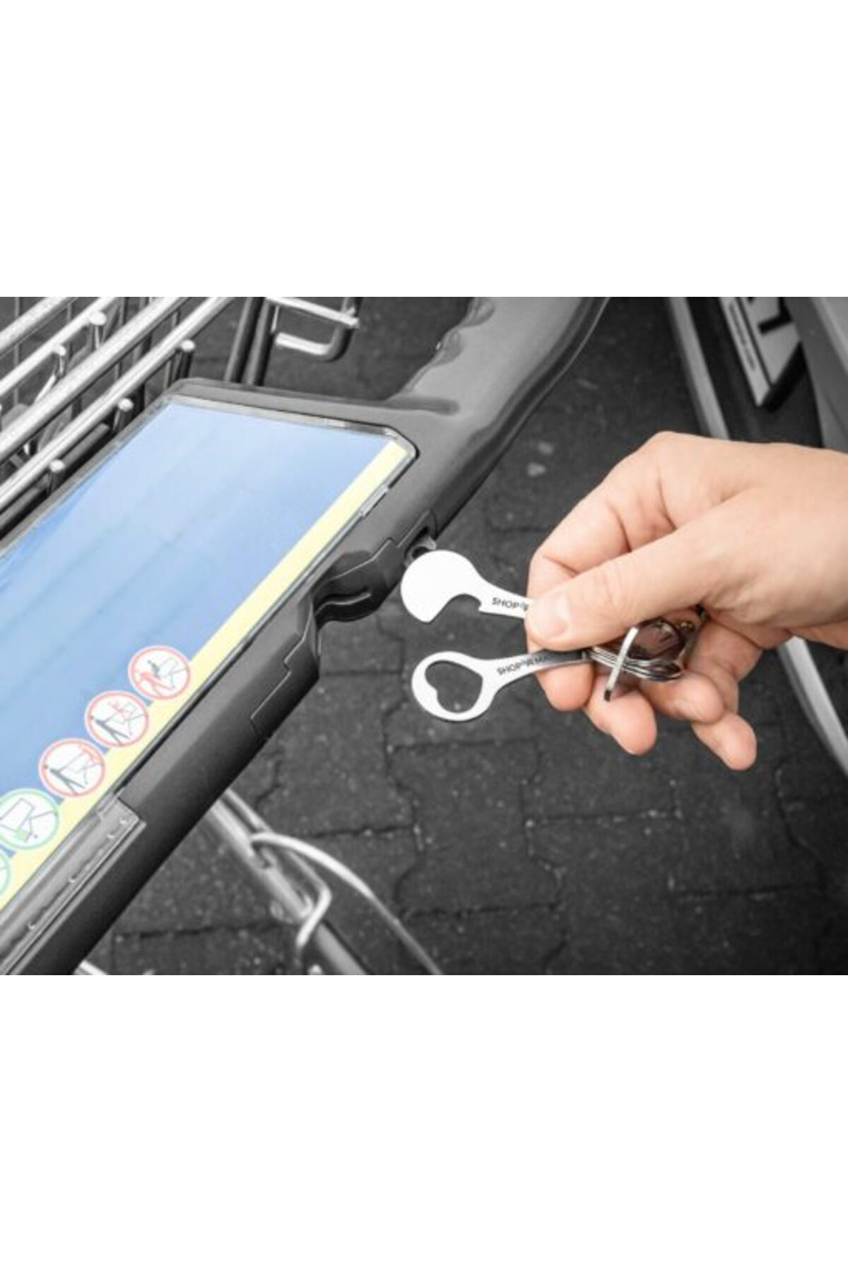 Gadget Master-2-in-1 Keychain Unlocker and Bottle Opener 4