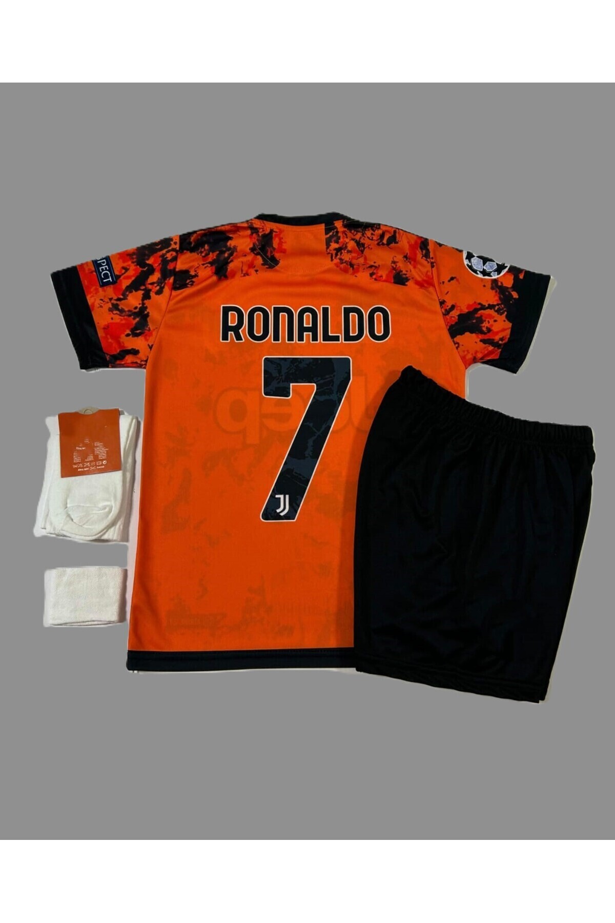 OVES Cristiano Ronaldo 2020-21 Sezonu Juventus Deplasman Çocuk Forması 4'lü Set