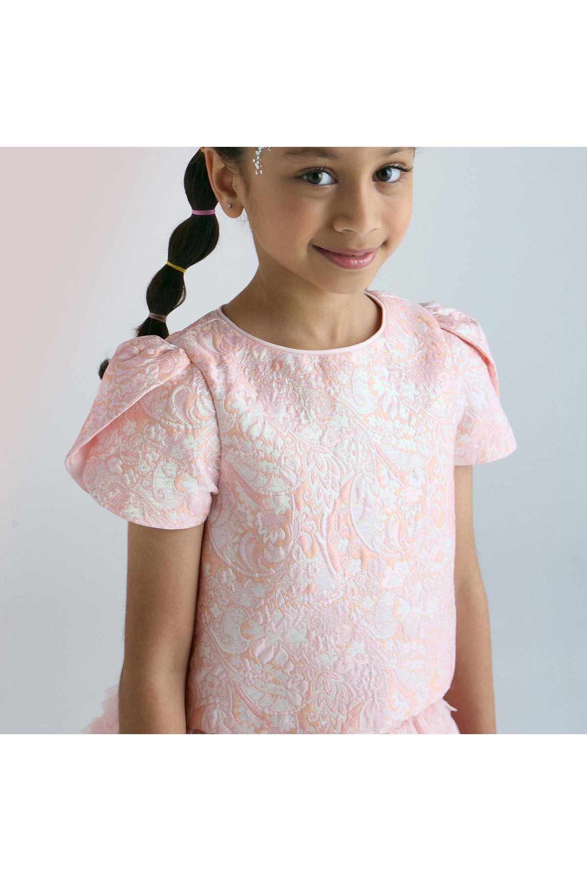 Juniors-Textured Round Neck Top with Puff Sleeves and Button Closure 4
