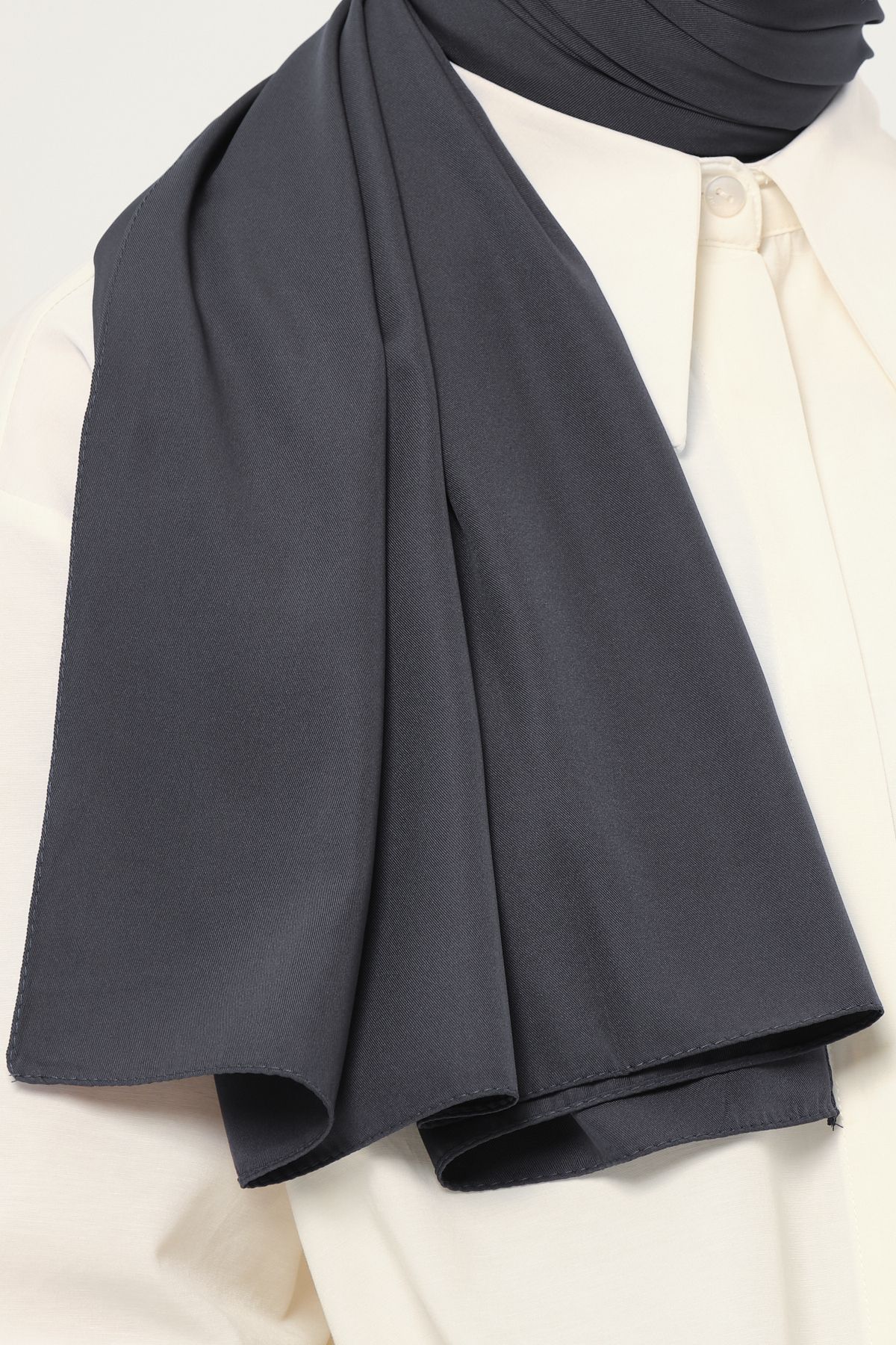 Madame Polo-Plain Twil Shawl Anthracite Non-Slip Wrinkle-Free Fabric 2