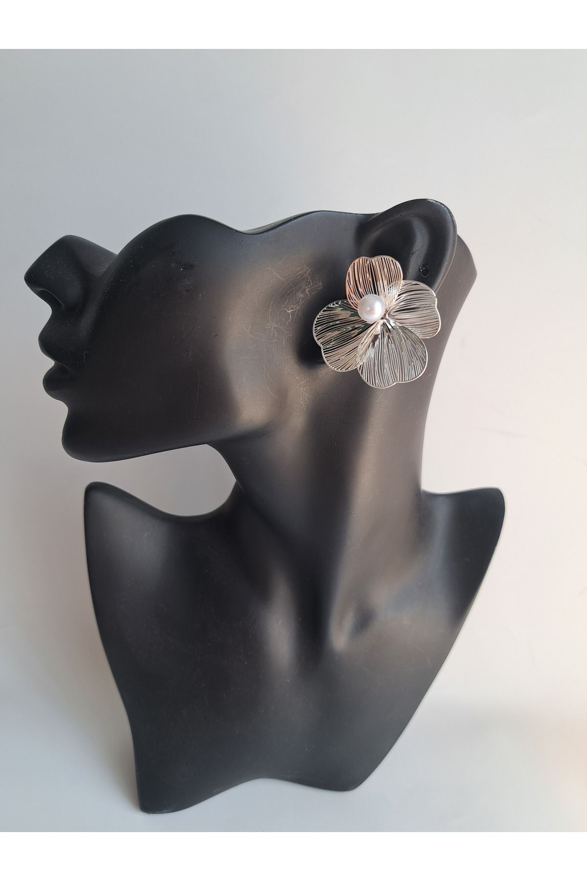 BHR AKSESUAR-Silver Pearl Leaf Earrings 3