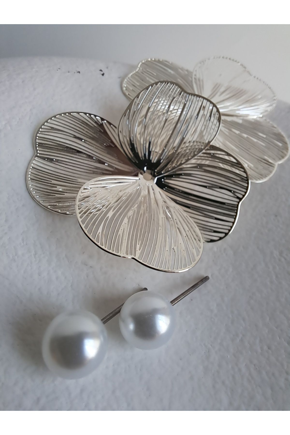 BHR AKSESUAR-Silver Pearl Leaf Earrings 4