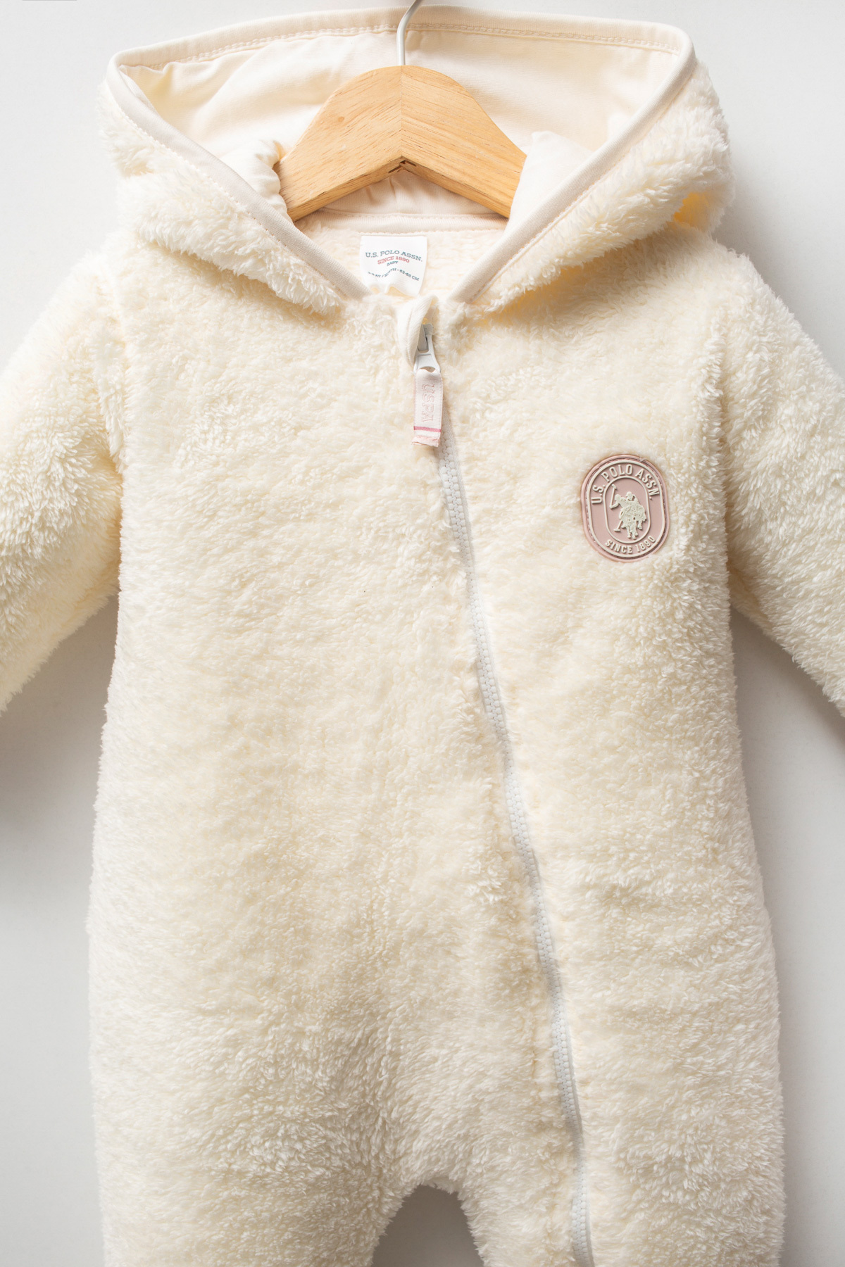 U.S. Polo Assn. Lisanslı Kız Bebek Kapüşonlu Welsoft Tulum fotoğrafı 2 (önizleme)