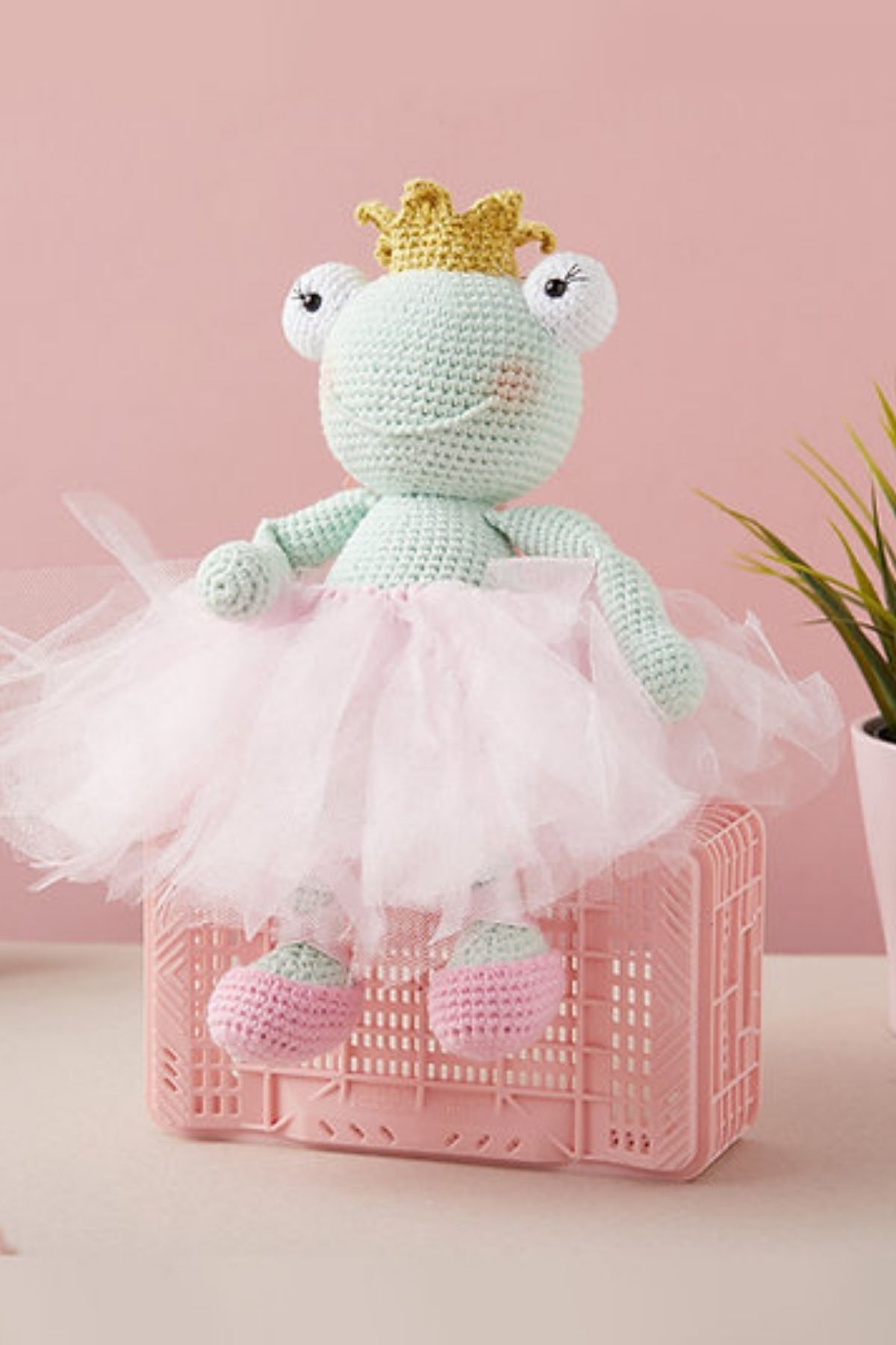 Amigurumi Örgü Bebek Çocuk Doğal Oyun Arkadaşı Oyuncak Kurbağa Prenses