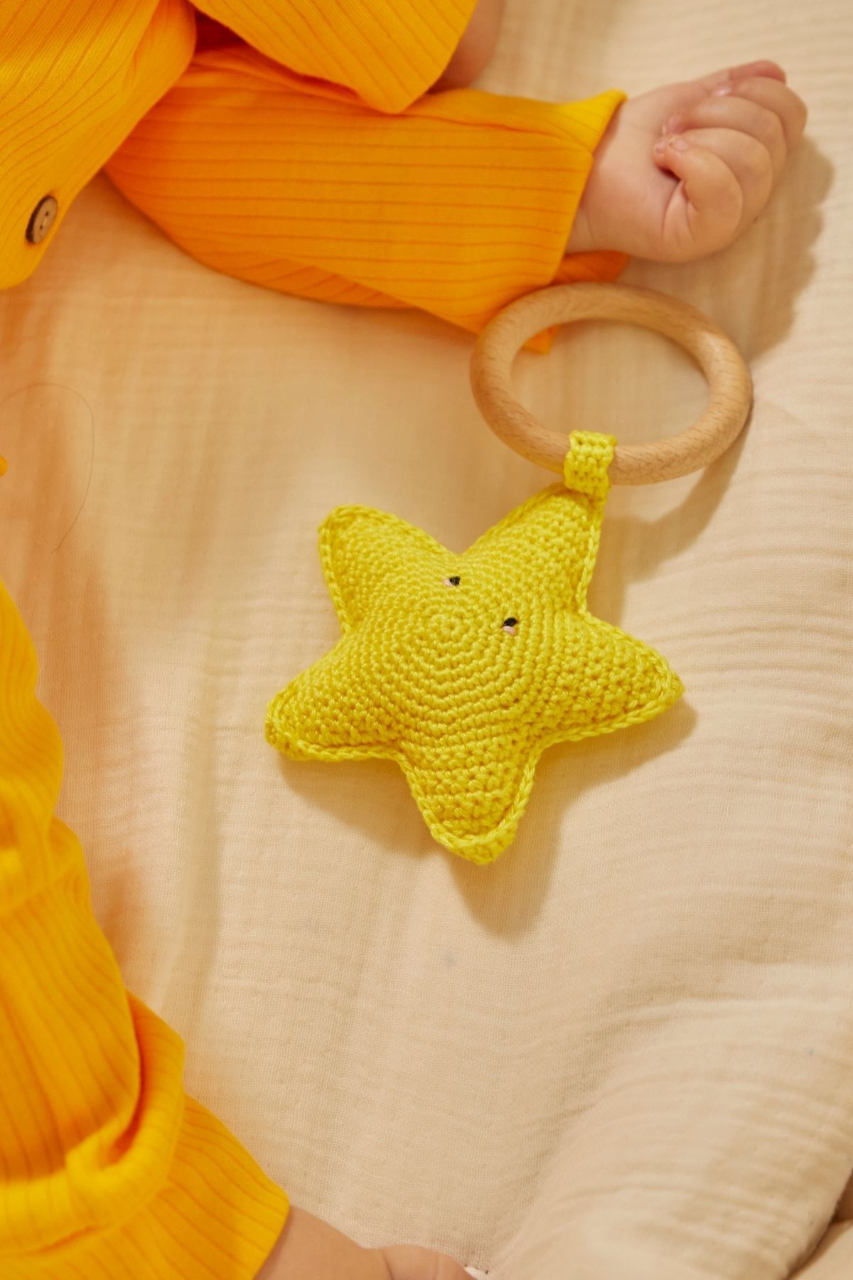 Doğal Bebek Örgü Amigurumi Diş Kaşıyıcı Yıldız Sarı 9-12 Ay
