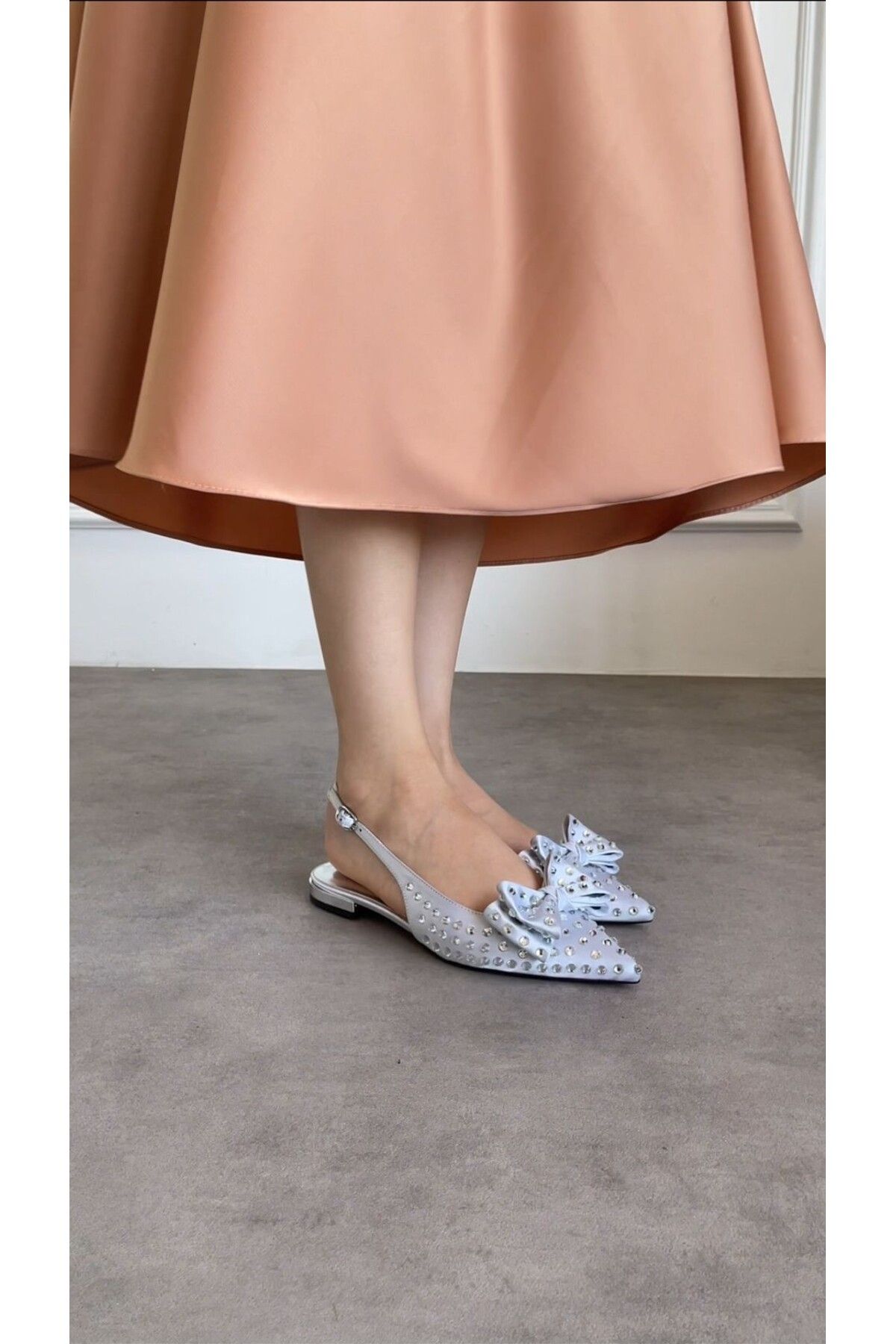 M&B-Dazzling with Elegant Bow Detail and Stone Sparkle .1Cm Heel Elegance. Large Size between 36 and 43 6