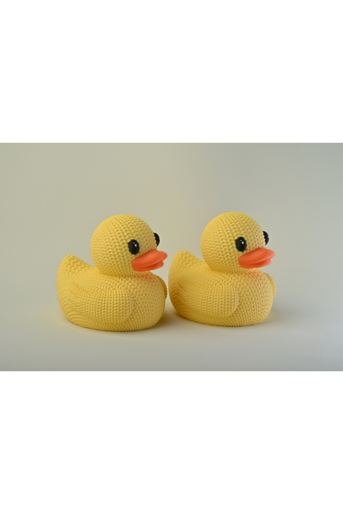 2 Adet 10 cm Örgü Desenli Sarı Ördek Figürü - 3D Baskı