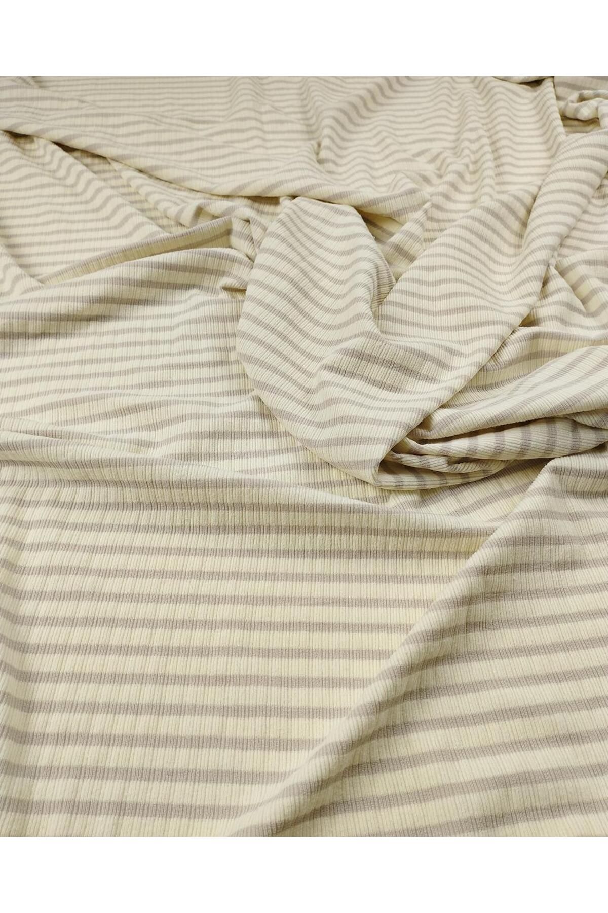 Kumaş Parça-Tricotat subțire și elastic în culorile crem liliac (lățime 140 cm x lungime 120 cm) 1