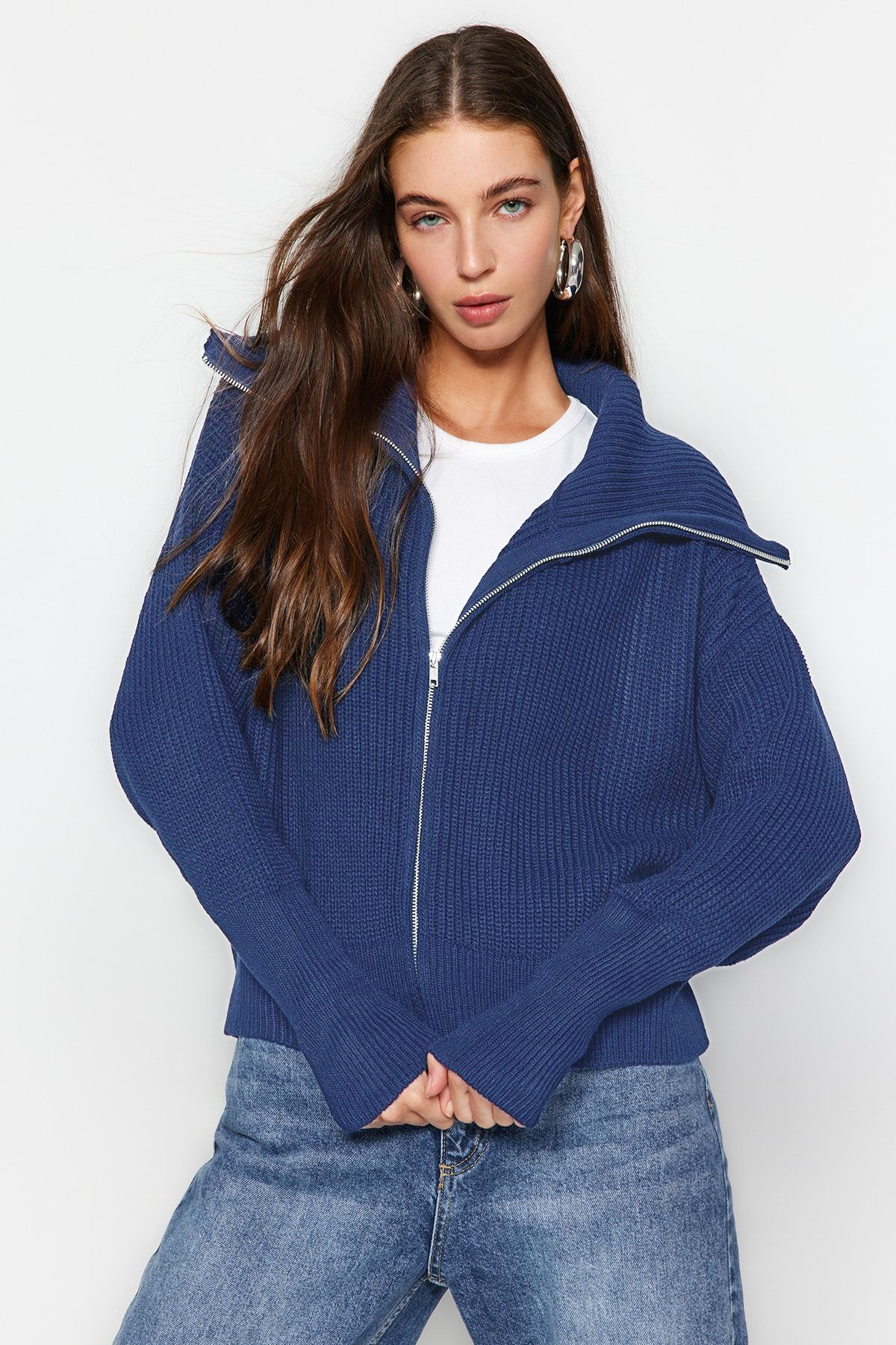 Trendyolmilla  Indigo Geniş Kalıp Devrik Yaka Fermuarlı Triko Hırka TWOAW24HI00072