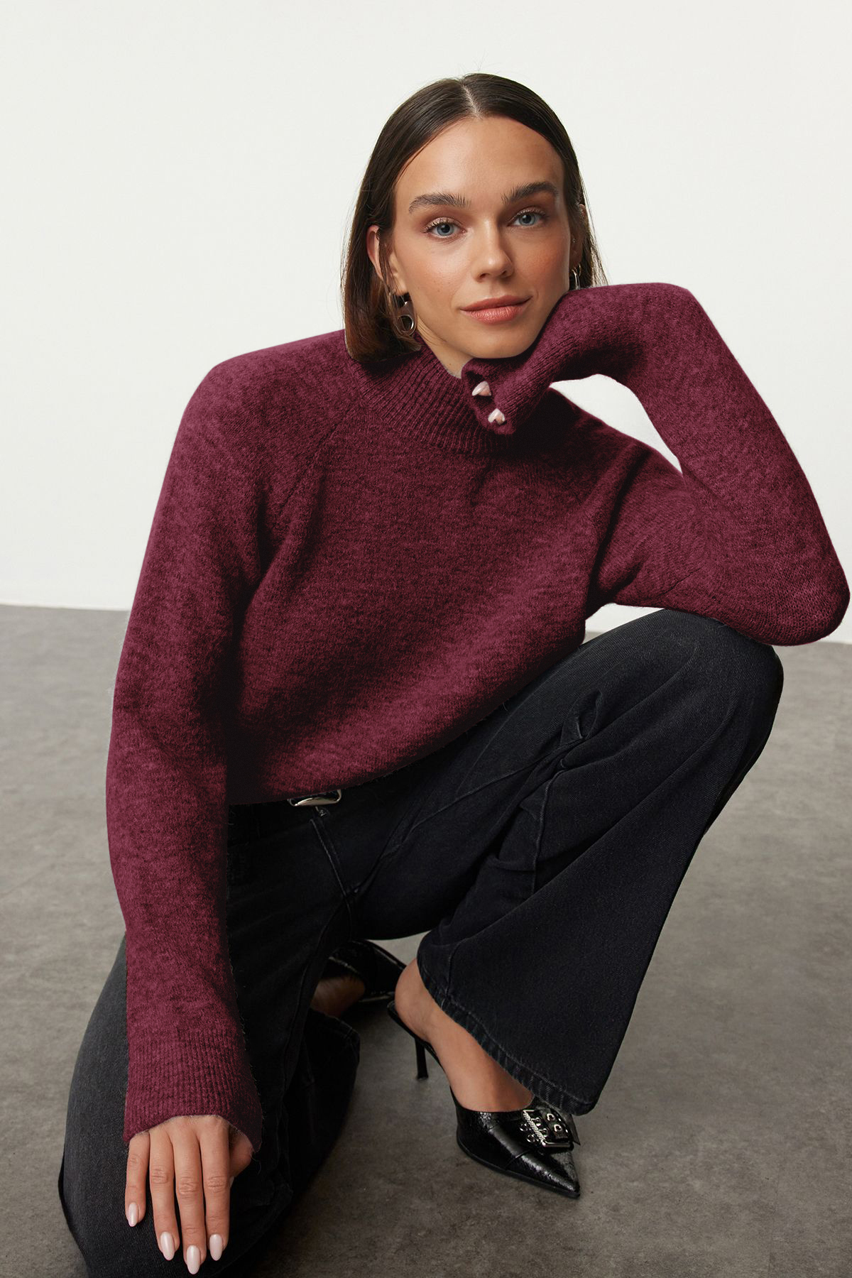 Trendyolmilla Bordo Yünlü Dik Yaka Triko Kazak TWOAW25KZ00043