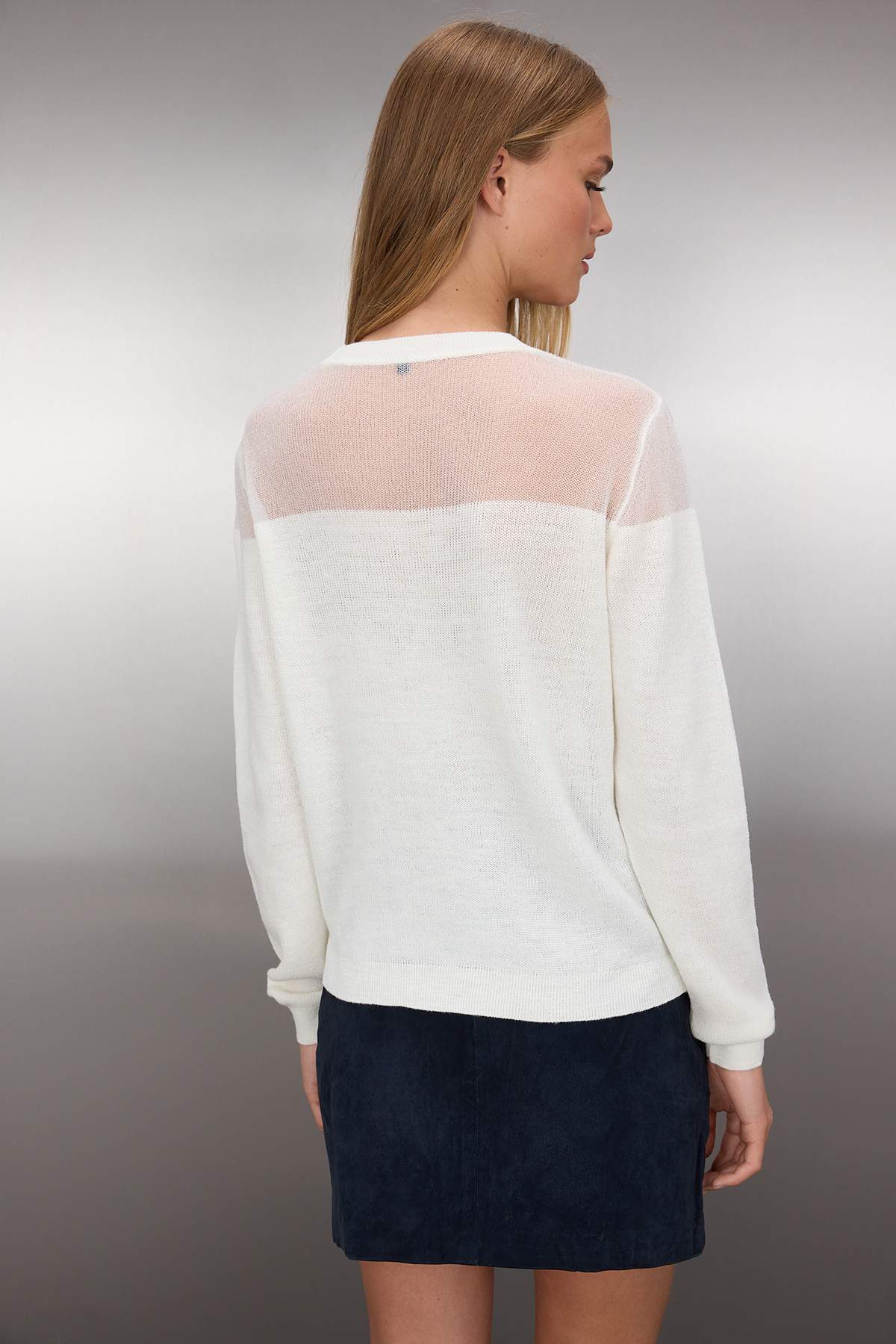 Trendyolmilla  Ekru Simli Transparan Detaylı Triko Kazak TWOAW24KZ01023 - Görsel 4