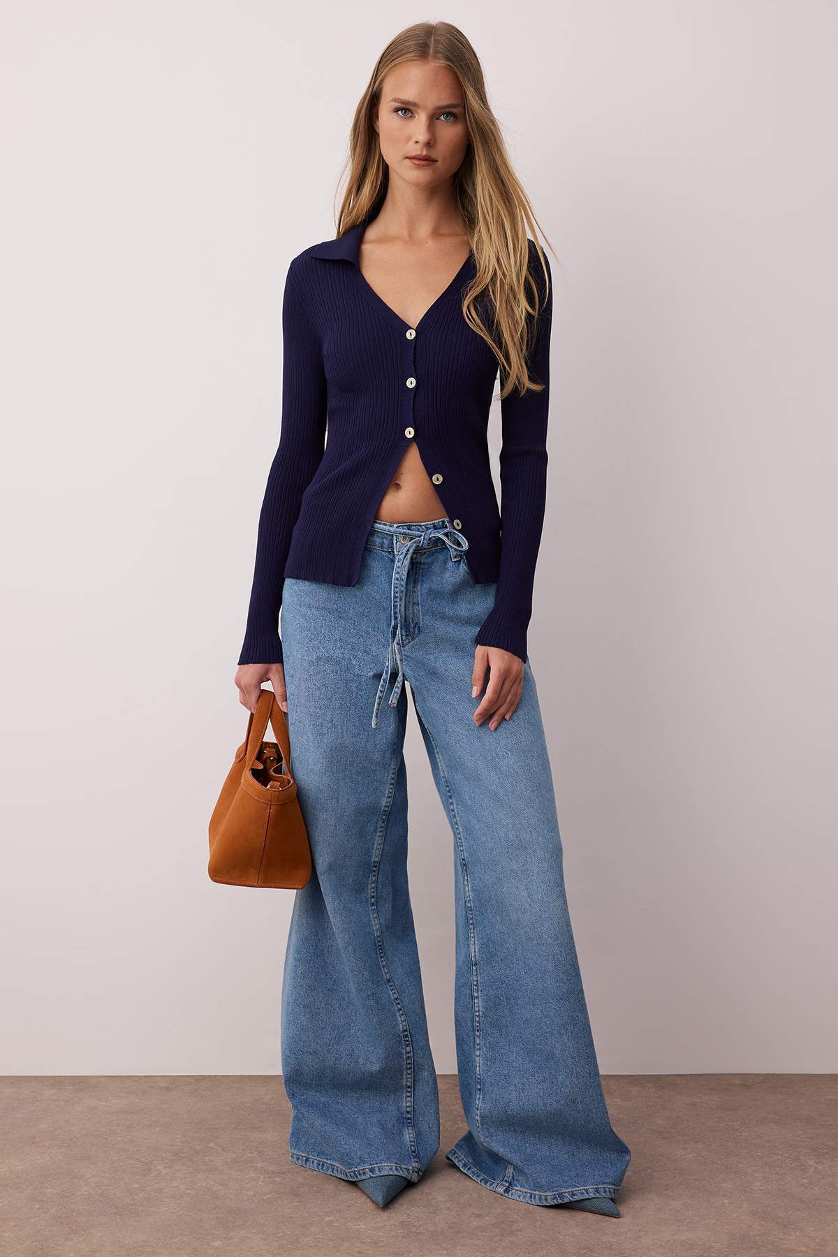 Trendyolmilla  Wardrobe Essentials Lacivert Fitted/Vücuda Oturan Merserize Görünümlü Triko Hırka TWOAW26HI00113 - Görsel 2