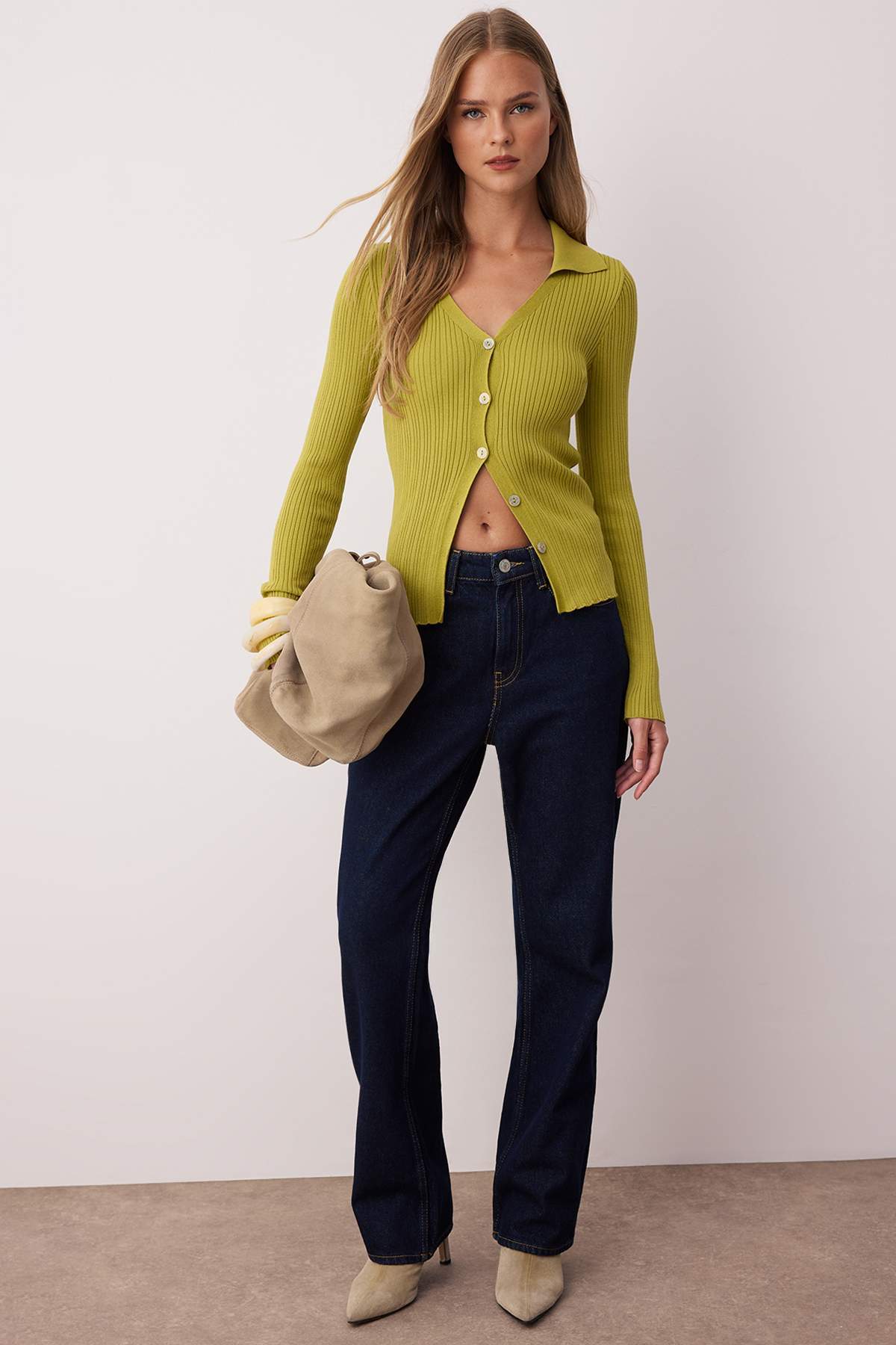 Trendyolmilla  Wardrobe Essentials Yağ Yeşili Fitted/Vücuda Oturan Merserize Görünümlü Triko Hırka TWOAW26HI00113 - Görsel 3