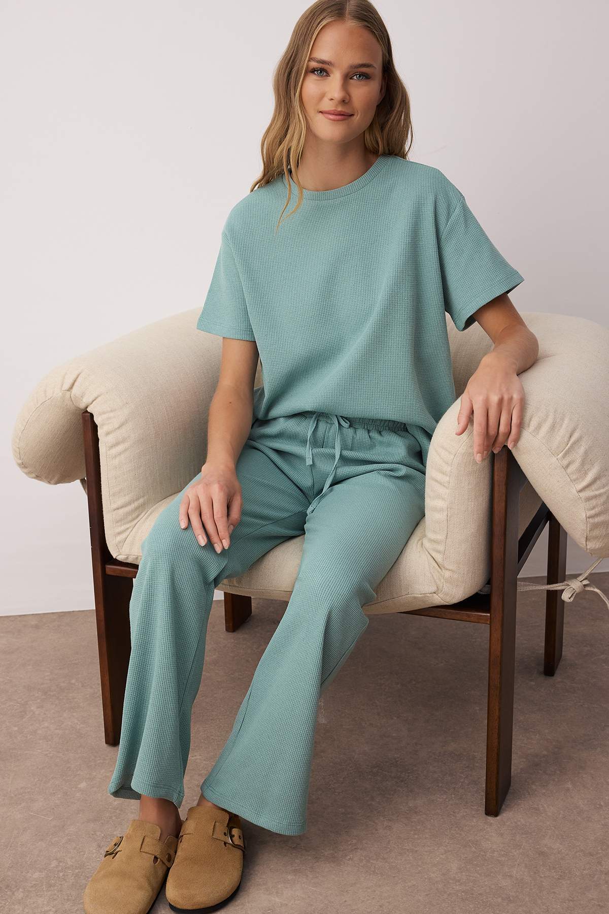 Trendyol Collection Σετ πιτζάμες πλεκτές βάφλες με πράσινη λεπτομέρεια δεσίματος μέσης THMAW26PT00050