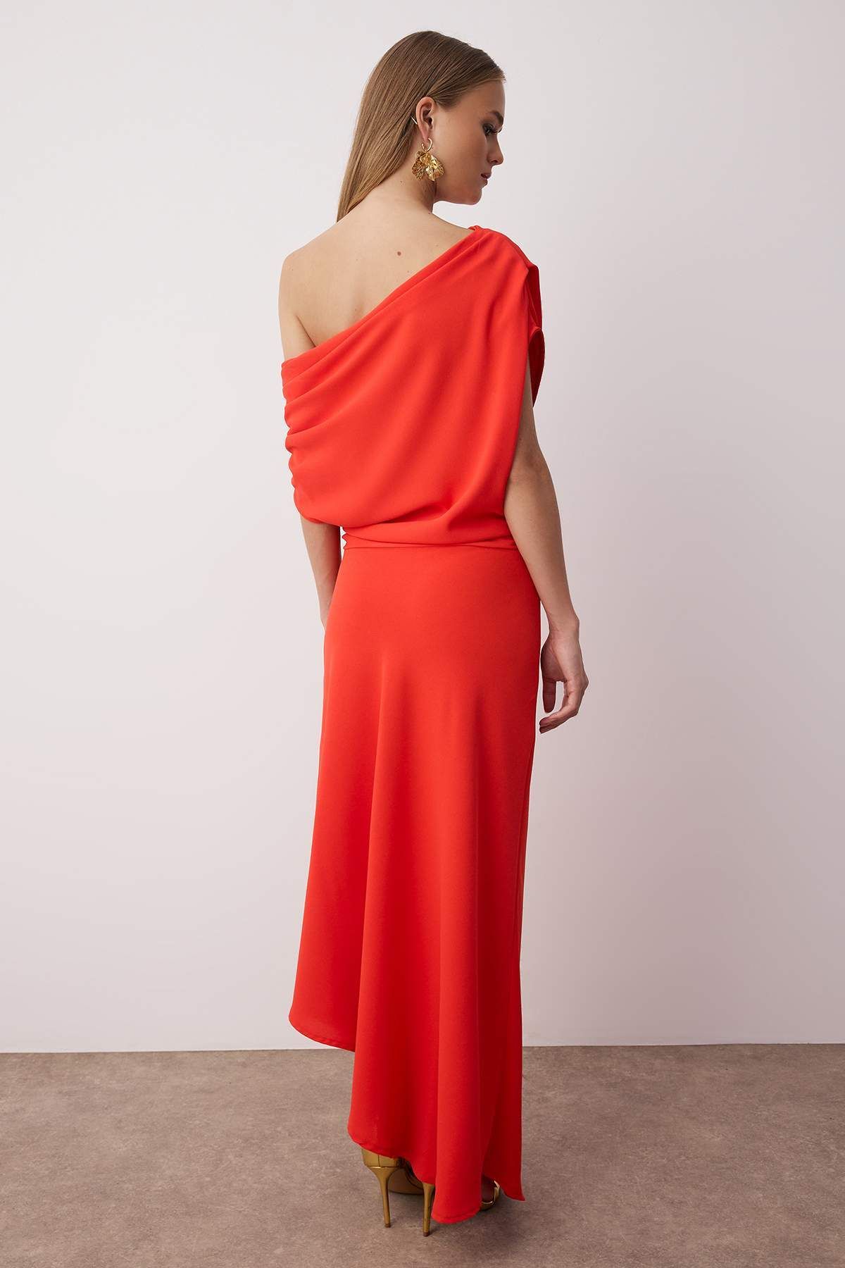 Trendyol Collection-Rotes, gewebtes Midi-Kleid mit U-Boot-Ausschnitt in A-Linie TPRSS25EL00321 4