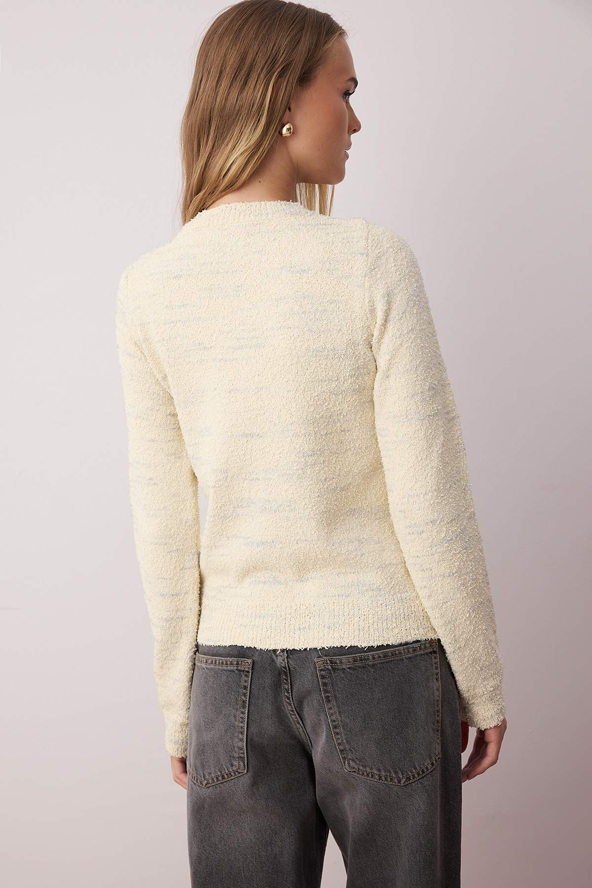 Trendyolmilla  Bej Degrade Desenli Yumuşak Dokulu Triko Hırka TWOAW26HI00070 - Görsel 4