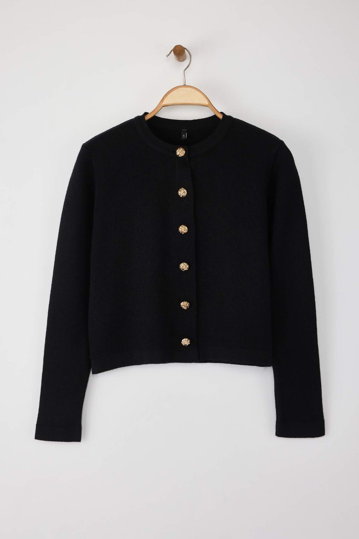 Trendyolmilla  Wardrobe Essentials Siyah Düğme Detaylı Crop Premium/Özel İplik Triko Hırka | TWOAW26HI00094 - Görsel 5