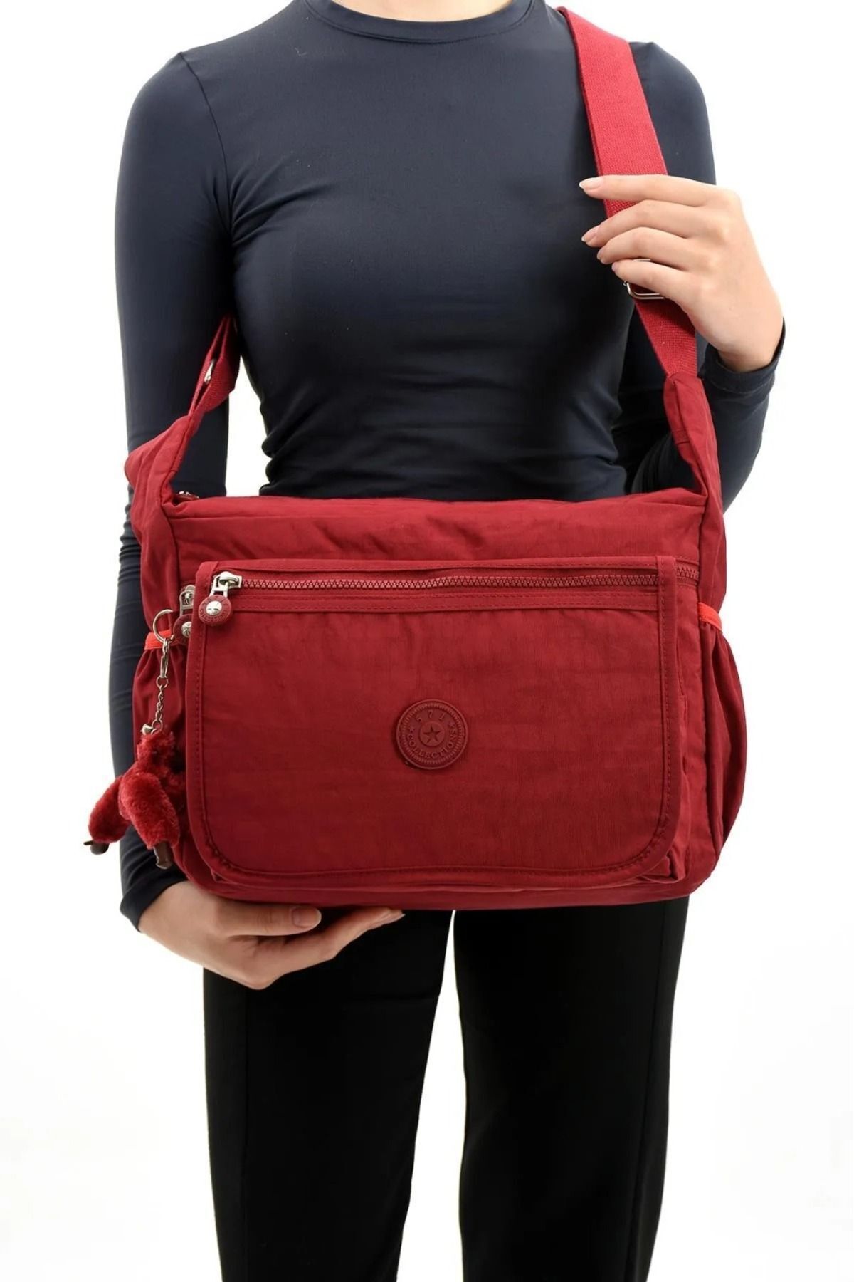 Alanç Gift  Su itici Kumaş Kırmızı Renk Çok Cepli Çapraz Askılı Büyük Boy Omuz Postacı Çantası Okul İçin Uygun - Görsel 3