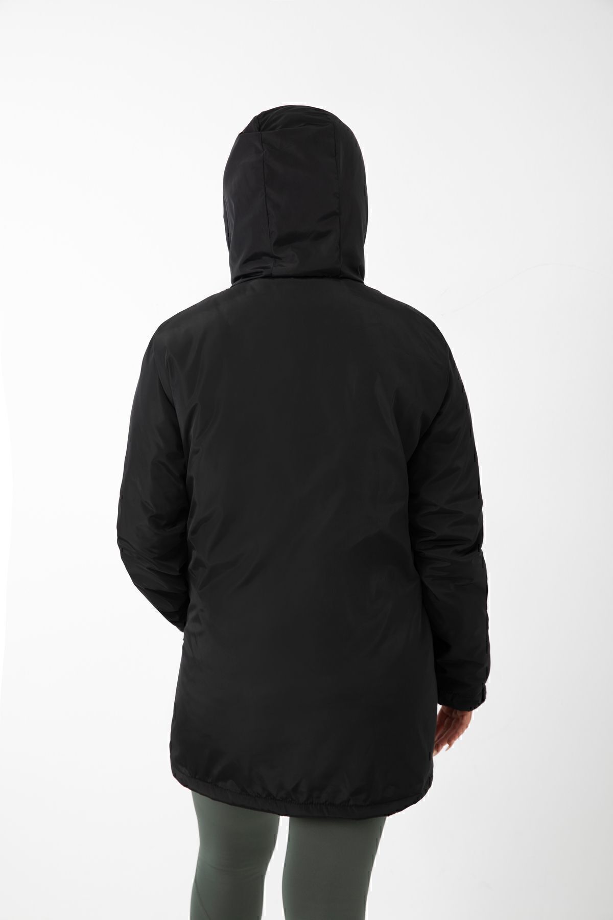 Royalside  Kadın Siyah Içi Polarlı Su Ve Rüzgar Geçirmez Kapüşonlu Regular Kalıp Kışlık Mont & Kaban & Parka - Görsel 4