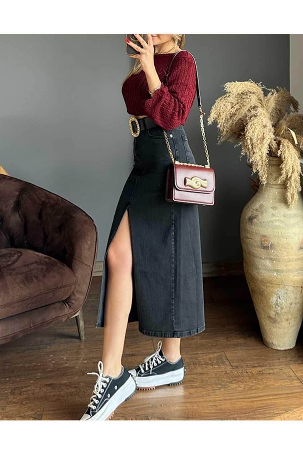 Zr Model Black Denim Skirt with Slit Detail