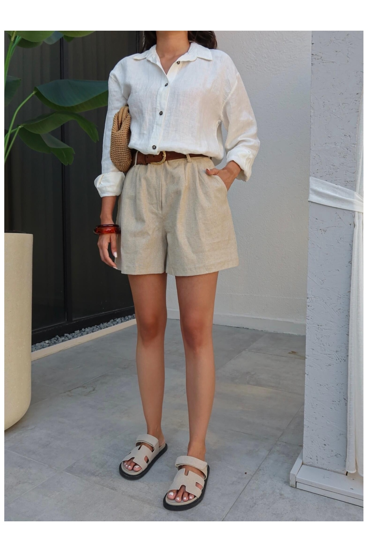 ESRAHELVACI Loose Cut Linen Shorts