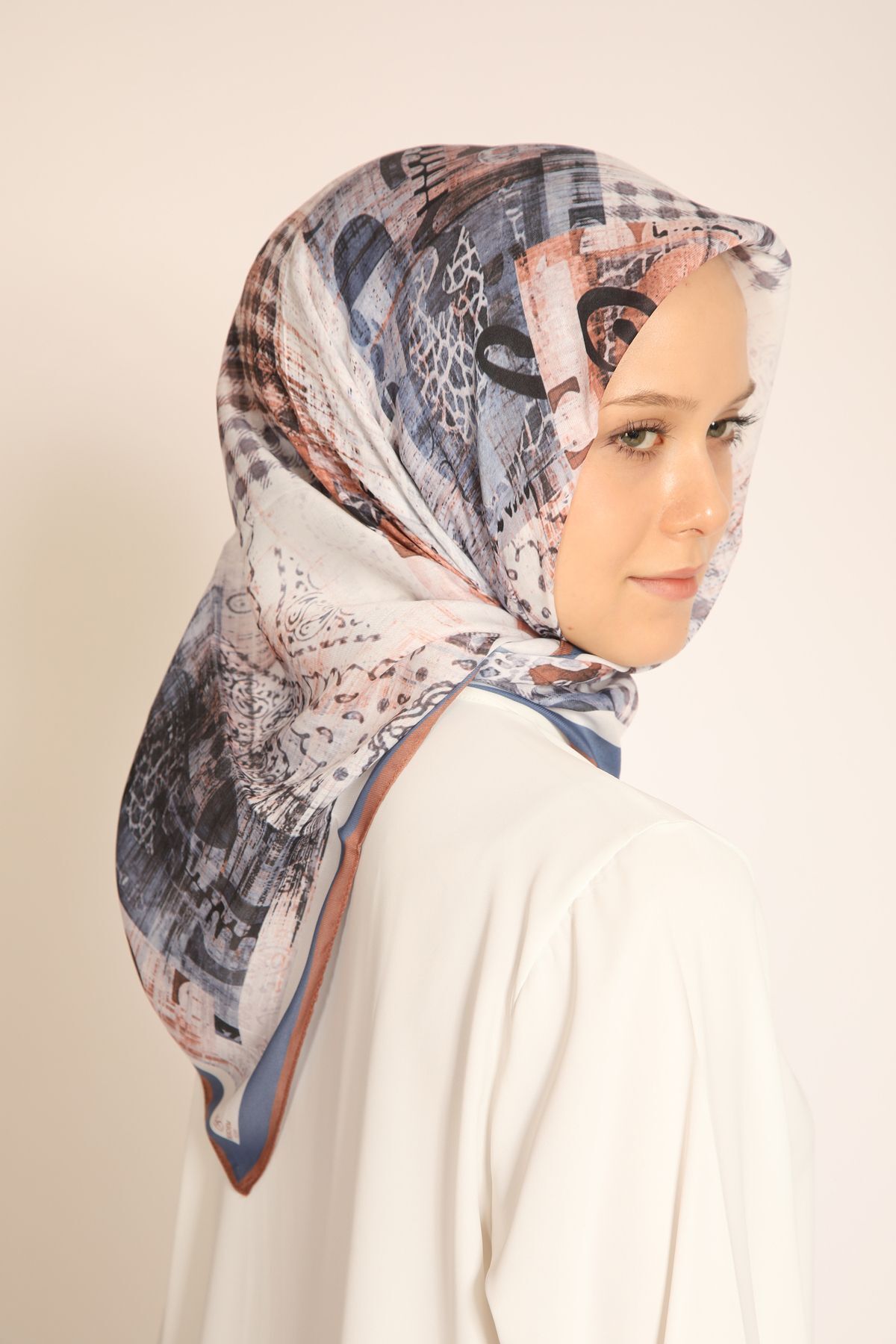 BERCHEM SCARF-Soft Modern Patterned Scarf – Plaid Pattern Combination 1