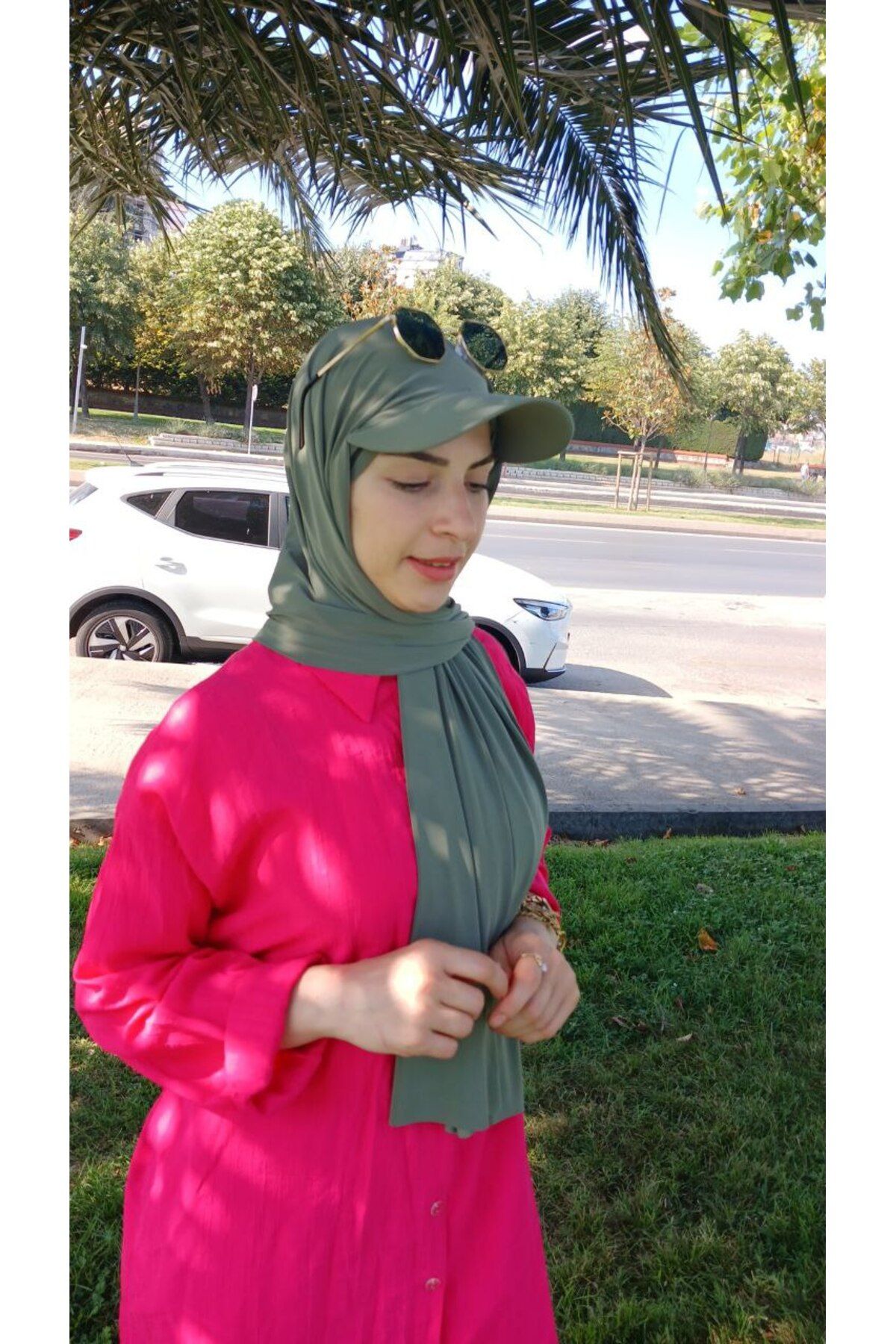 Nilbutik-Ready-made Shawl with Hat and Bonnet. Pool Sea Bonnet Shawl that can be used over a Hijab. 7