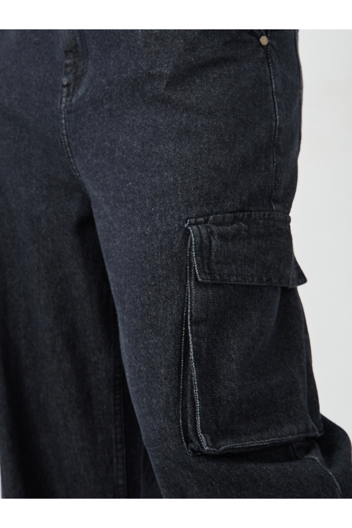 Styli Mid Rise Washed Wide Leg Cargo Jeans