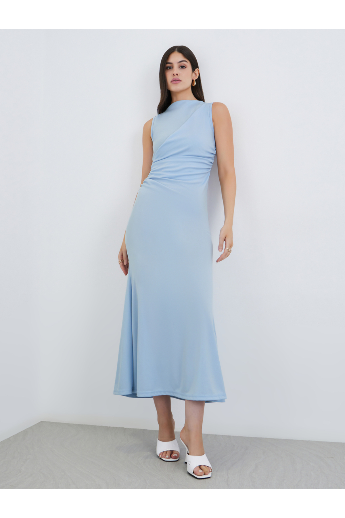 Styli Plain Sleeveless Mermaid Hem Maxi Dress