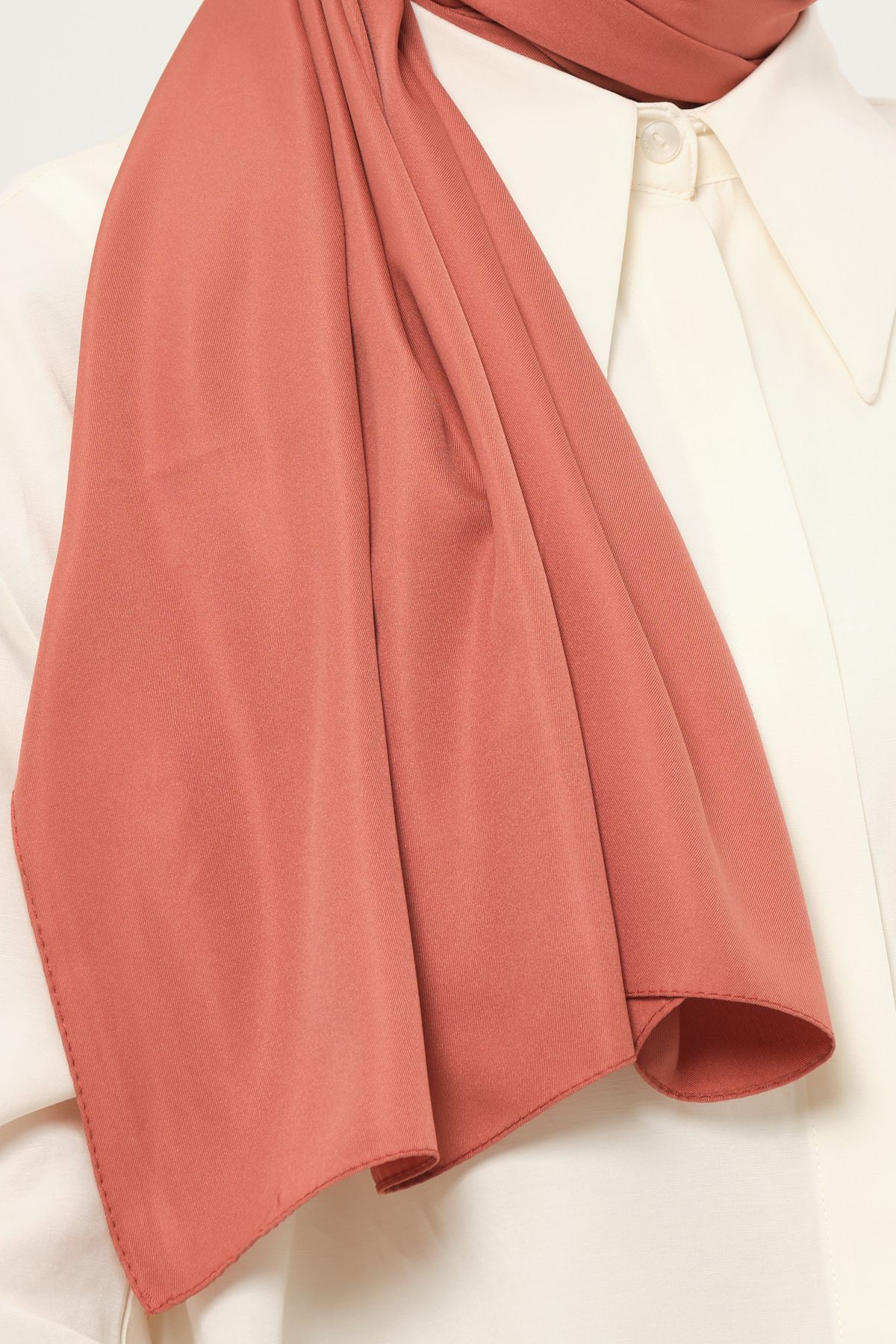 Madame Polo-Plain Twil Shawl Onion Peel Non-Slip Wrinkle-Free Fabric 2