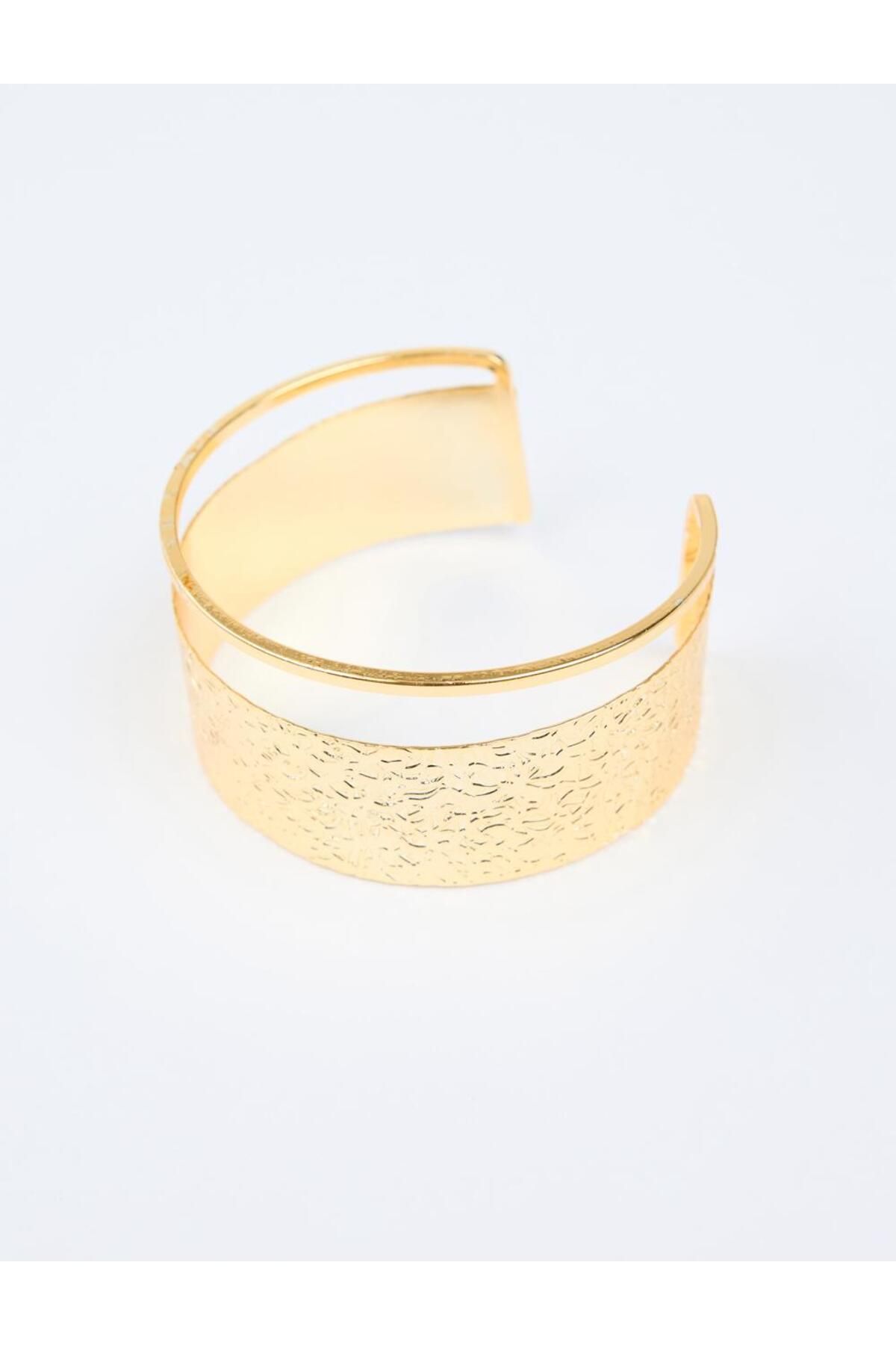 Jimmy Key-Gold Color Shiny Patterned Handcuff Bracelet 2