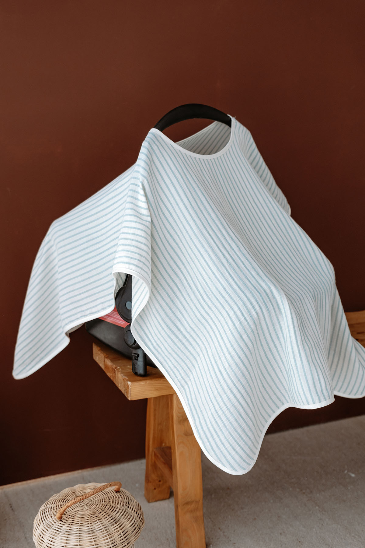 TBA COLLECTION Müslin Emzirme ve Puset Örtüsü | Line Series - Blue fotoğrafı 4 (önizleme)