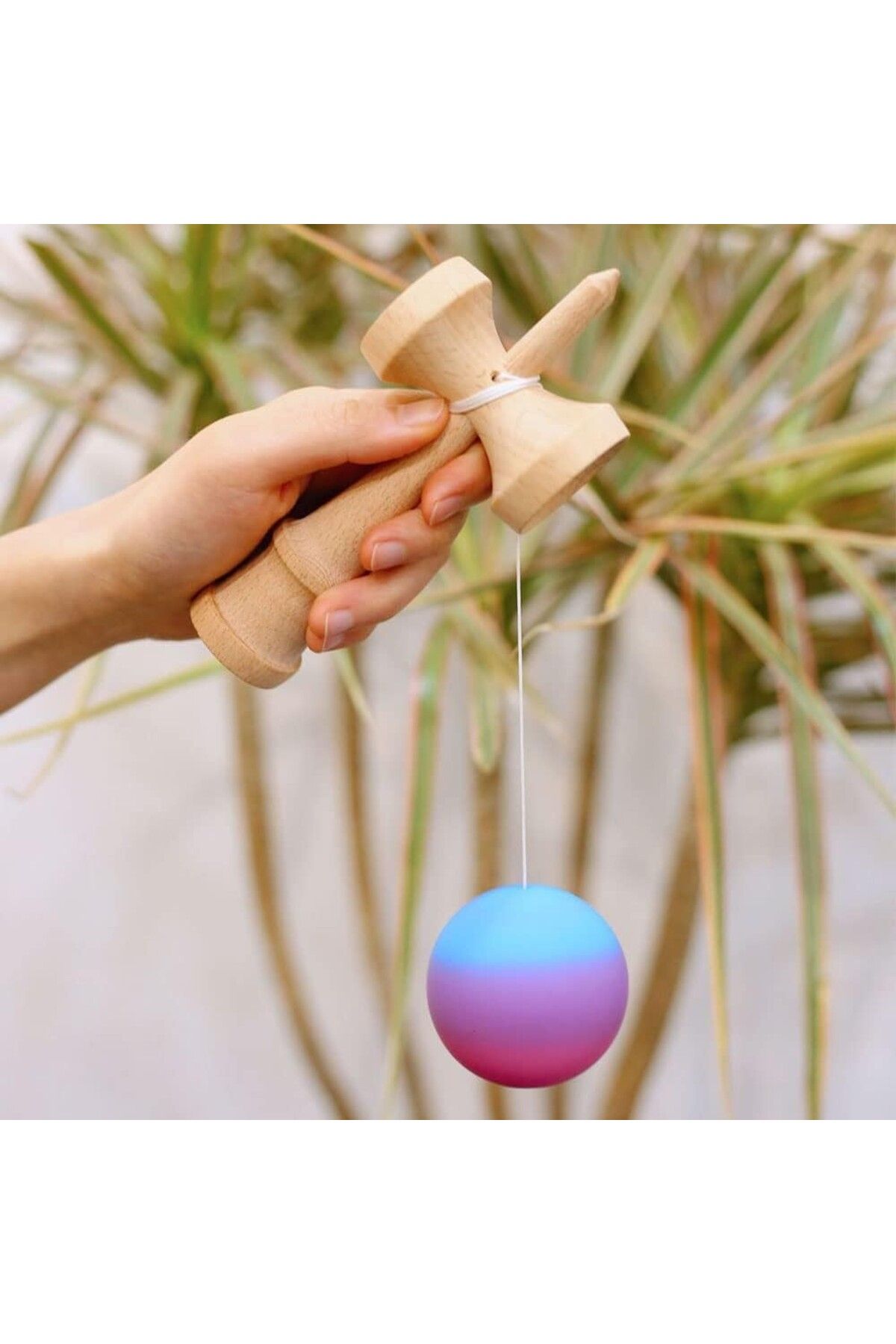 Flippy-Jucărie Kendama interactivă, Flippy, din lemn, 18 cm, gradient, roz/violet/albastru 4