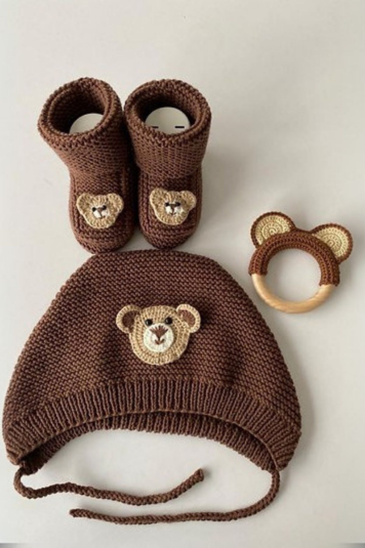 CAPELLA TOYS Sevimli Ayıcık Bebek Patik, Şapka ve Diş Kaşıyıcı Hediye Seti 6-12 Ay fotoğrafı 2 (önizleme)