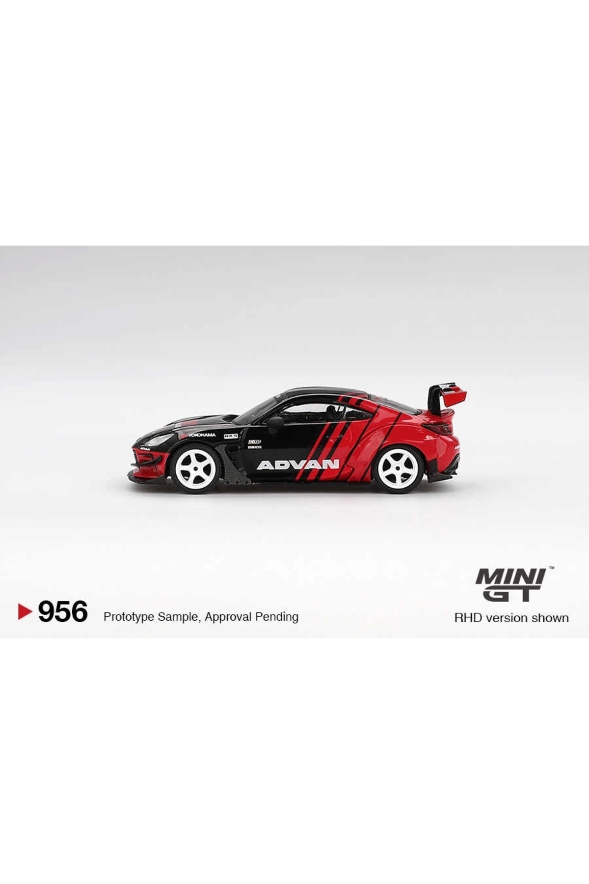 mini gt MGT00956 1/64 Toyota GR86 HKS TYPE R ADVAN 2022 Tokyo Auto Salon fotoğrafı 4 (önizleme)